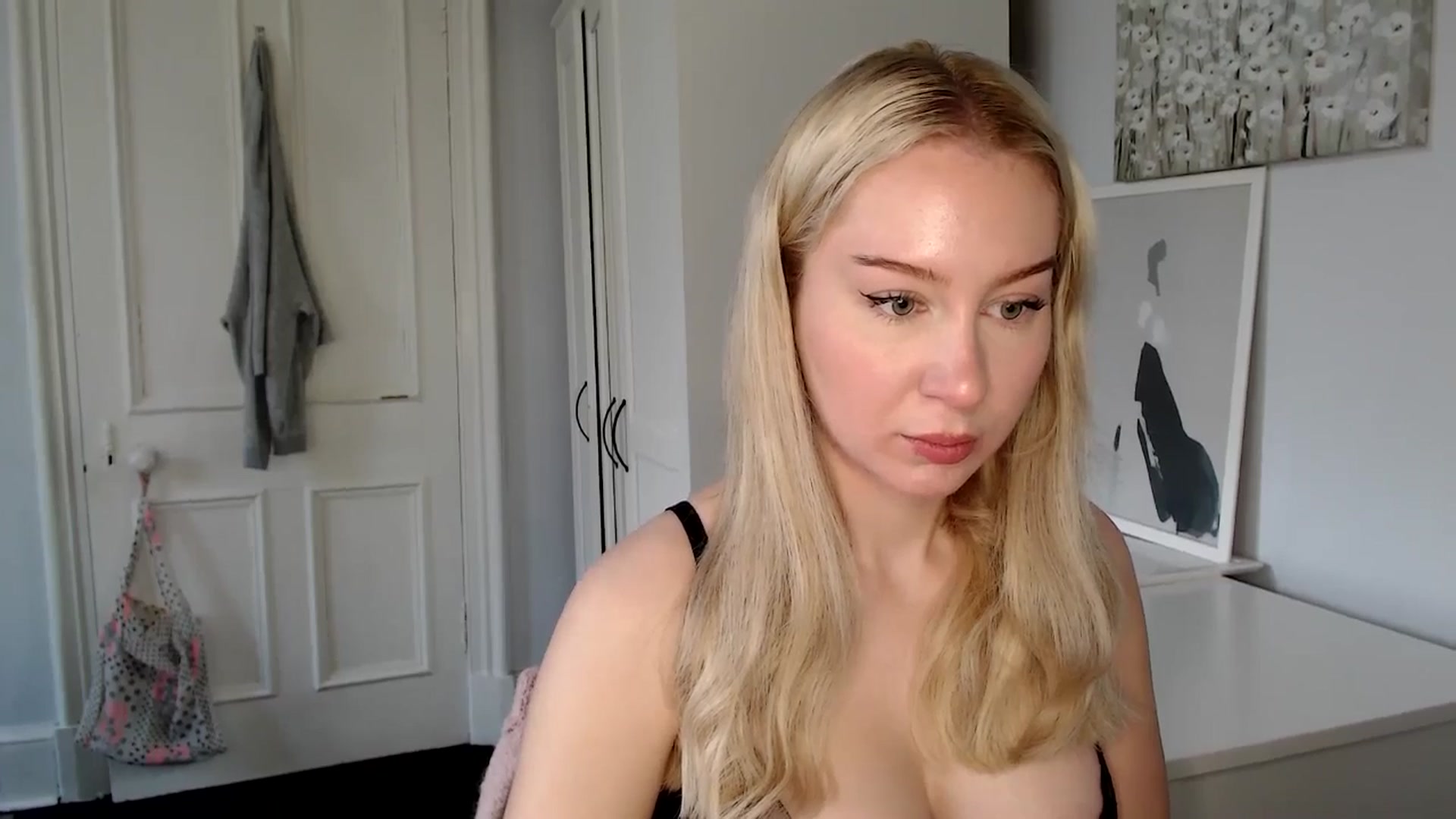 Gallery image thumbnail from British_Cutie's myfreecams stream on, 04/22/2025, 07:48 image 8 of 20