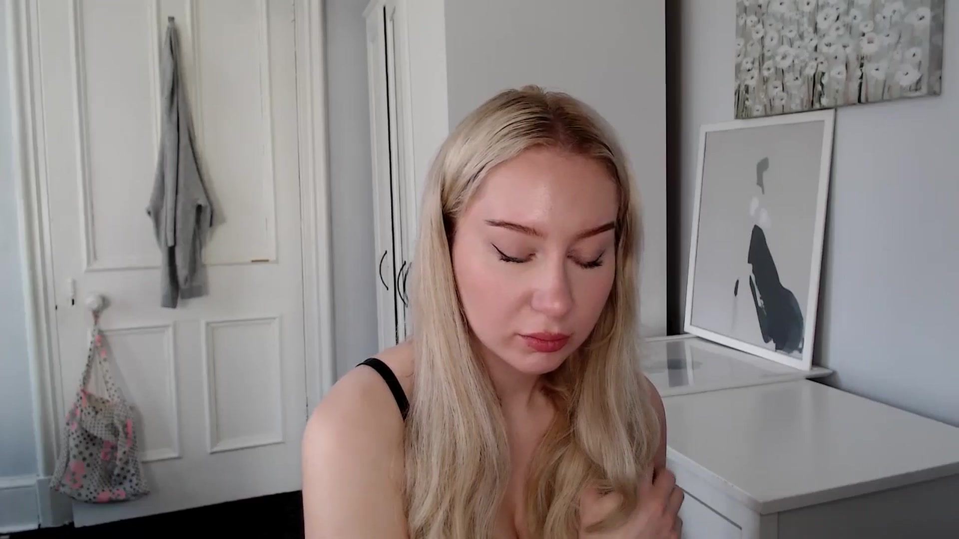 Gallery image thumbnail from British_Cutie's myfreecams stream on, 04/22/2025, 07:48 image 17 of 20
