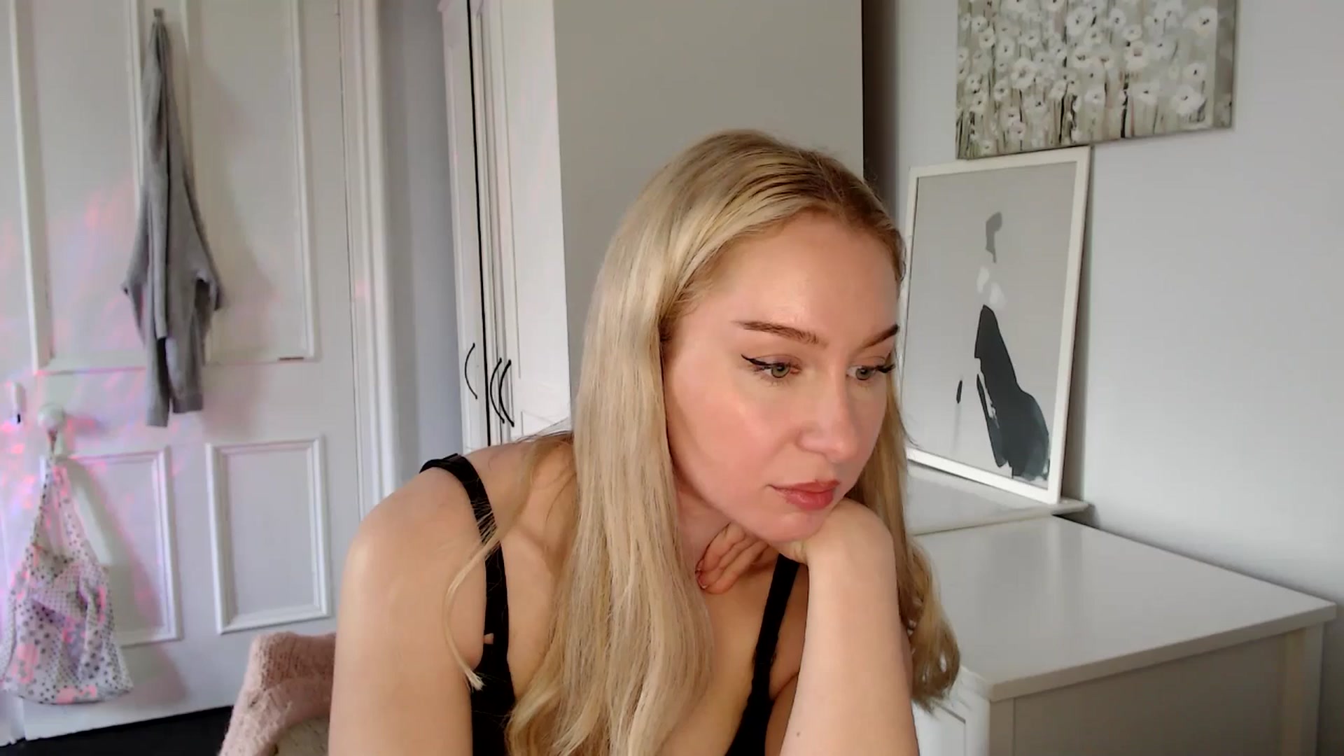 Gallery image thumbnail from British_Cutie's myfreecams stream on, 04/22/2025, 12:58 image 16 of 20