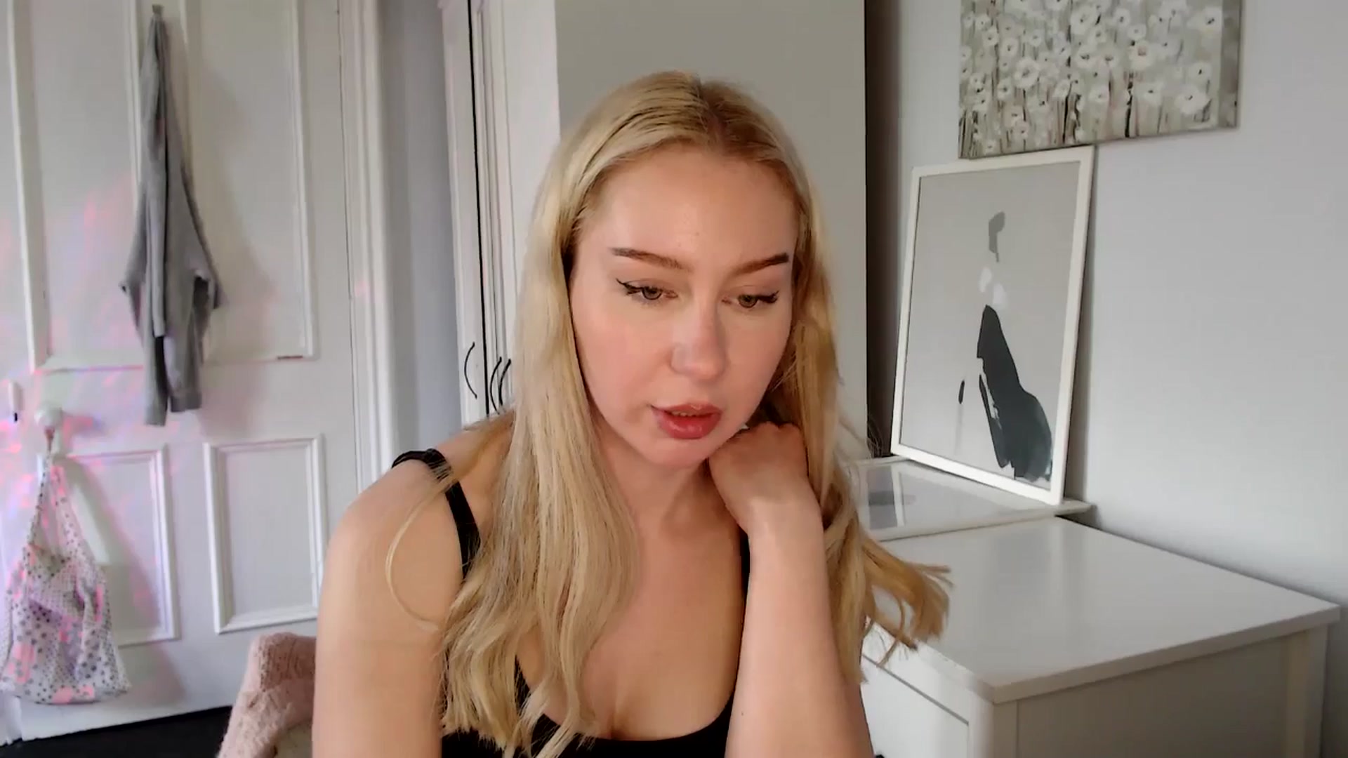 Gallery image thumbnail from British_Cutie's myfreecams stream on, 04/22/2025, 12:58 image 15 of 20