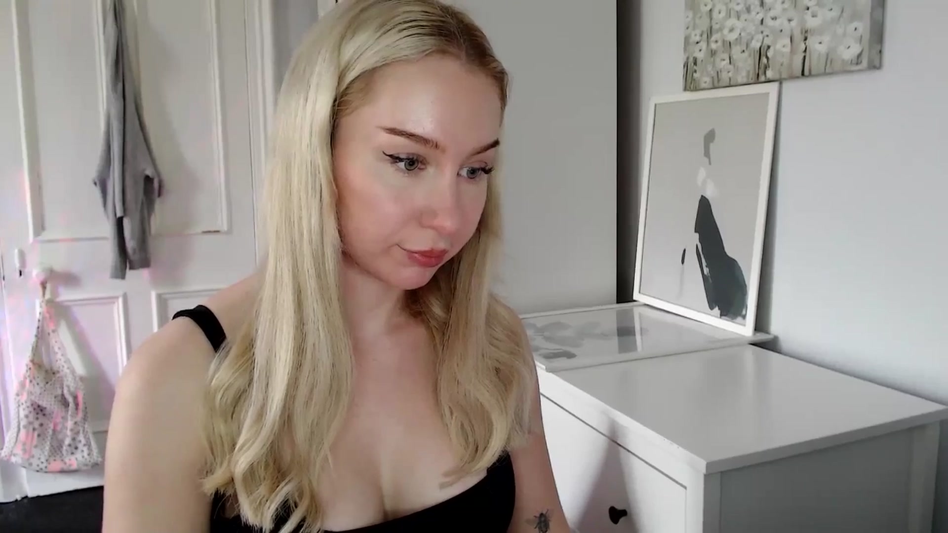 Gallery image thumbnail from British_Cutie's myfreecams stream on, 04/22/2025, 13:27 image 4 of 20
