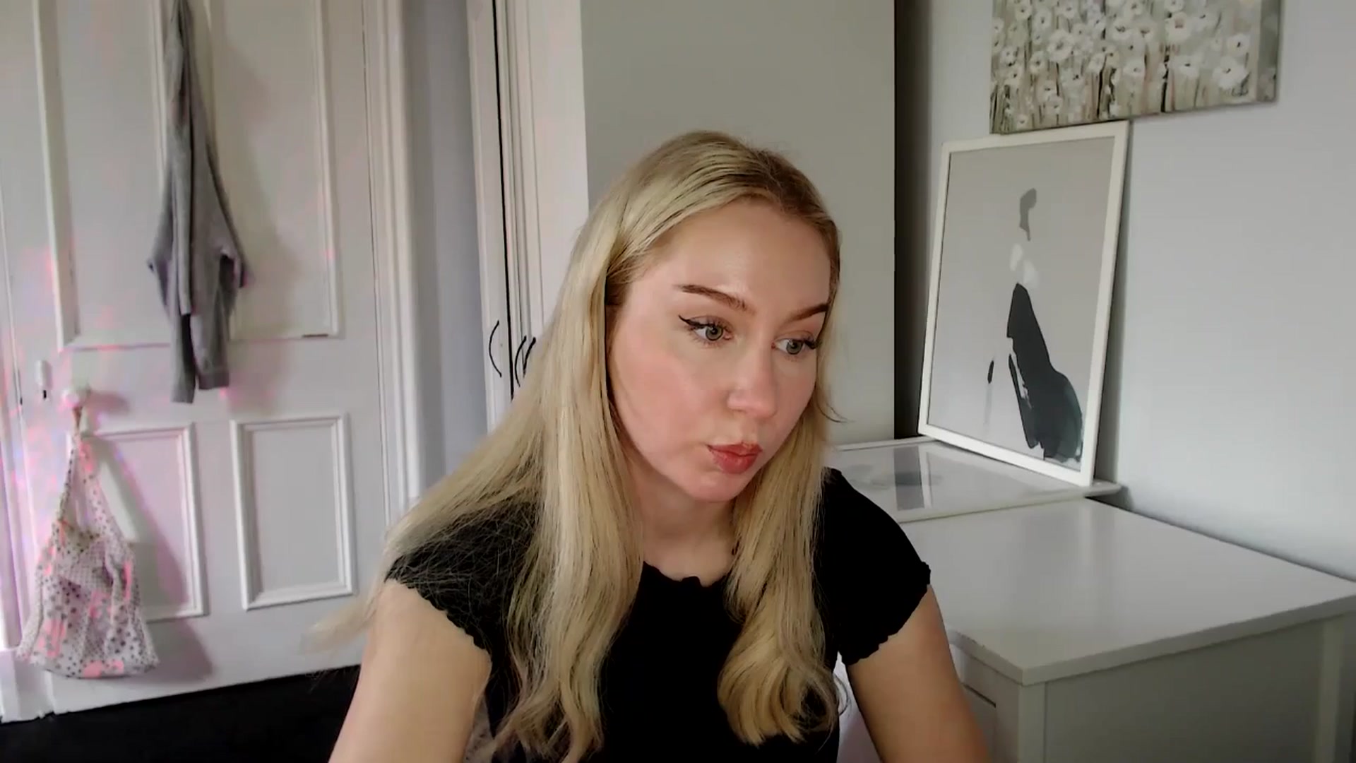Gallery image thumbnail from British_Cutie's myfreecams stream on, 04/22/2025, 13:27 image 16 of 20