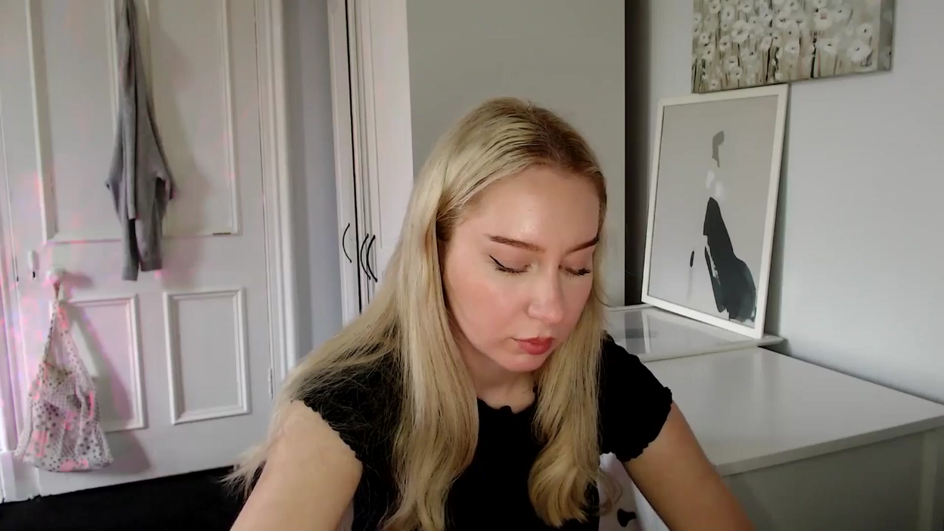 Gallery image thumbnail from British_Cutie's myfreecams stream on, 04/22/2025, 13:27 image 17 of 20