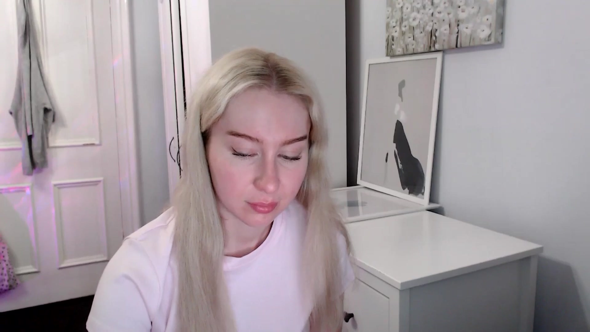 Gallery image thumbnail from British_Cutie's myfreecams stream on, 04/22/2025, 19:56 image 4 of 20