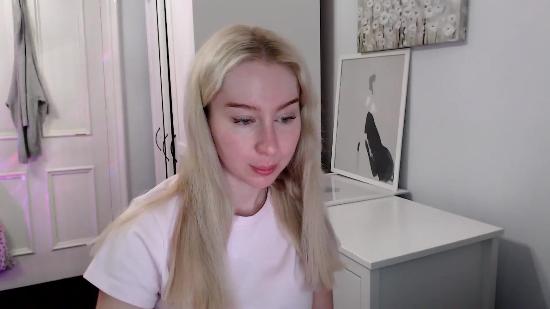 Gallery image thumbnail from British_Cutie's myfreecams stream on, 04/22/2025, 19:56 image 7 of 20