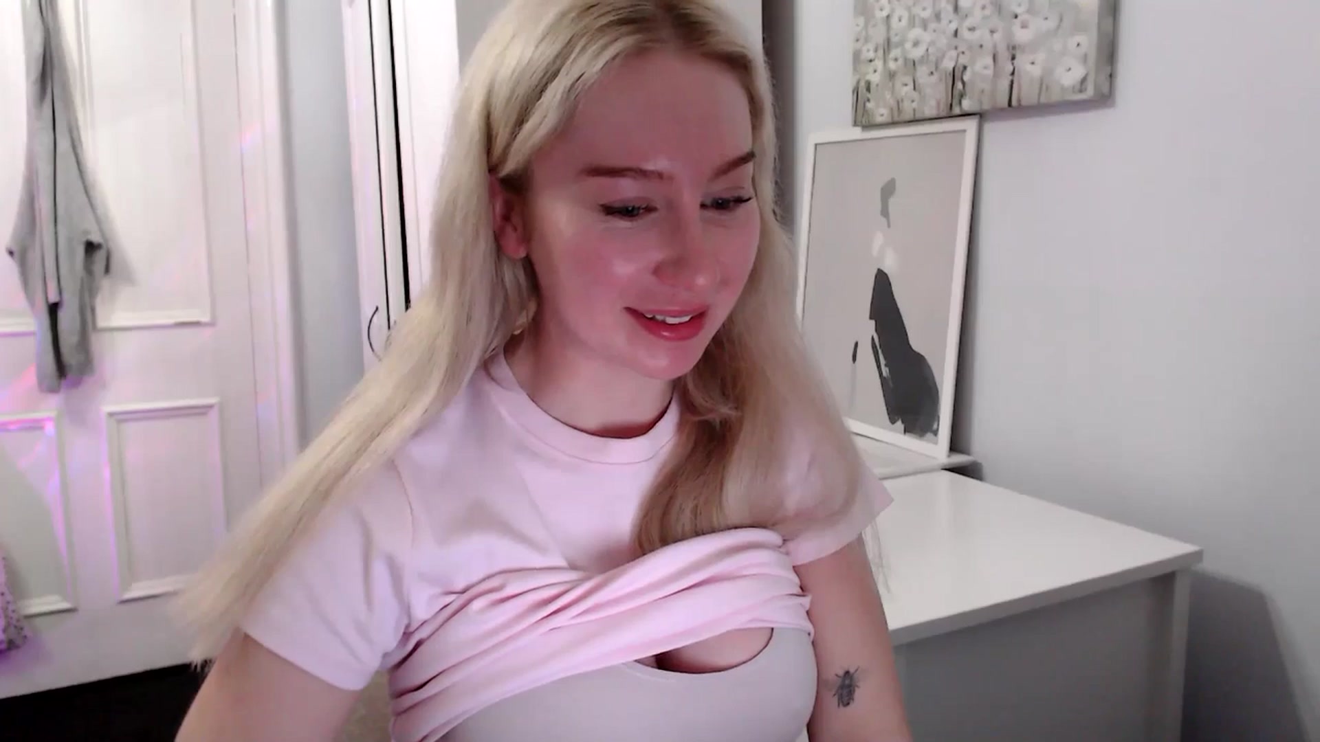 Gallery image thumbnail from British_Cutie's myfreecams stream on, 04/22/2025, 19:56 image 13 of 20