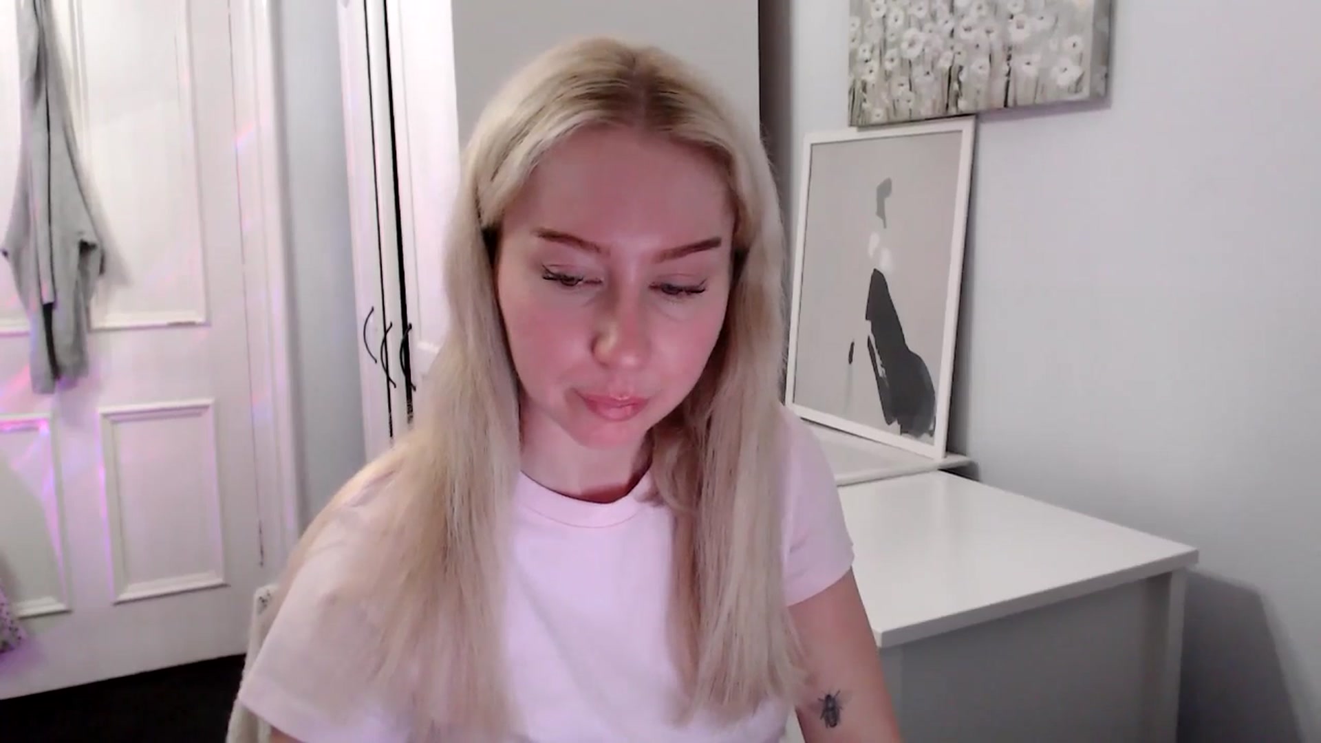 Gallery image thumbnail from British_Cutie's myfreecams stream on, 04/22/2025, 19:56 image 18 of 20