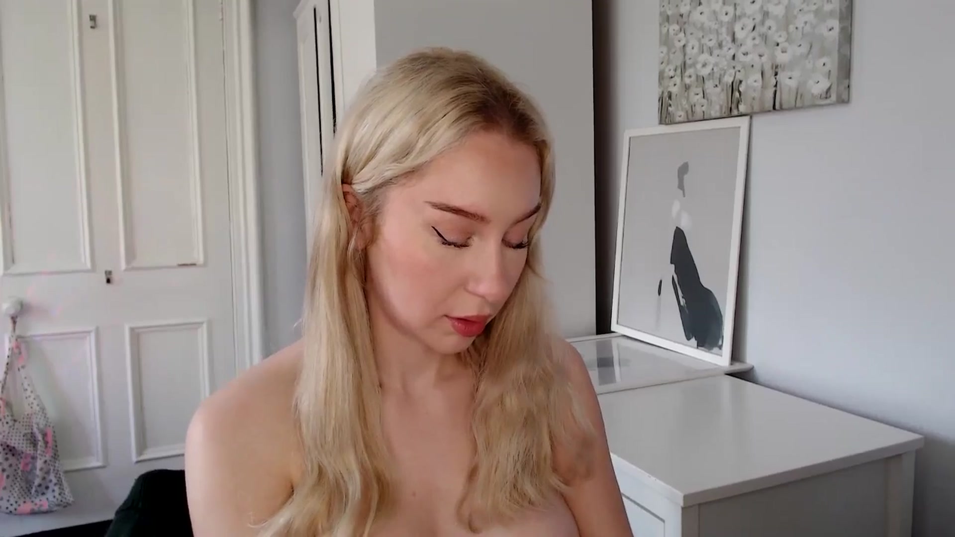 Gallery image thumbnail from British_Cutie's myfreecams stream on, 04/25/2025, 08:52 image 5 of 20