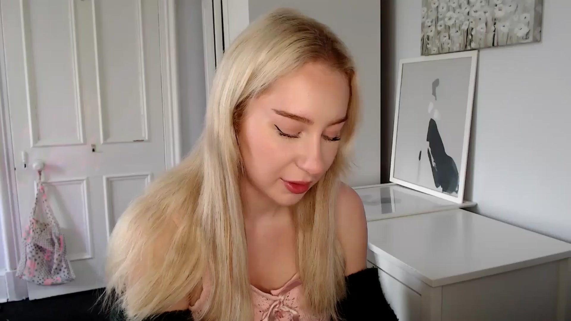 Gallery image thumbnail from British_Cutie's myfreecams stream on, 04/25/2025, 10:12 image 3 of 20
