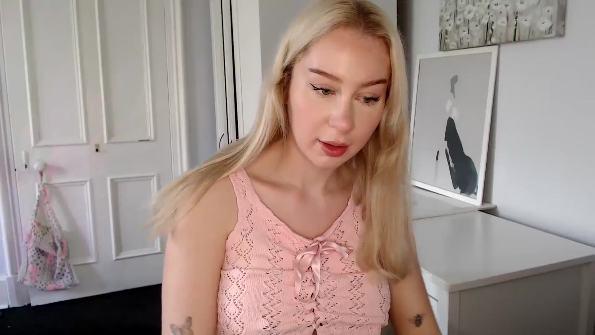Gallery image thumbnail from British_Cutie's myfreecams stream on, 04/25/2025, 10:12 image 8 of 20
