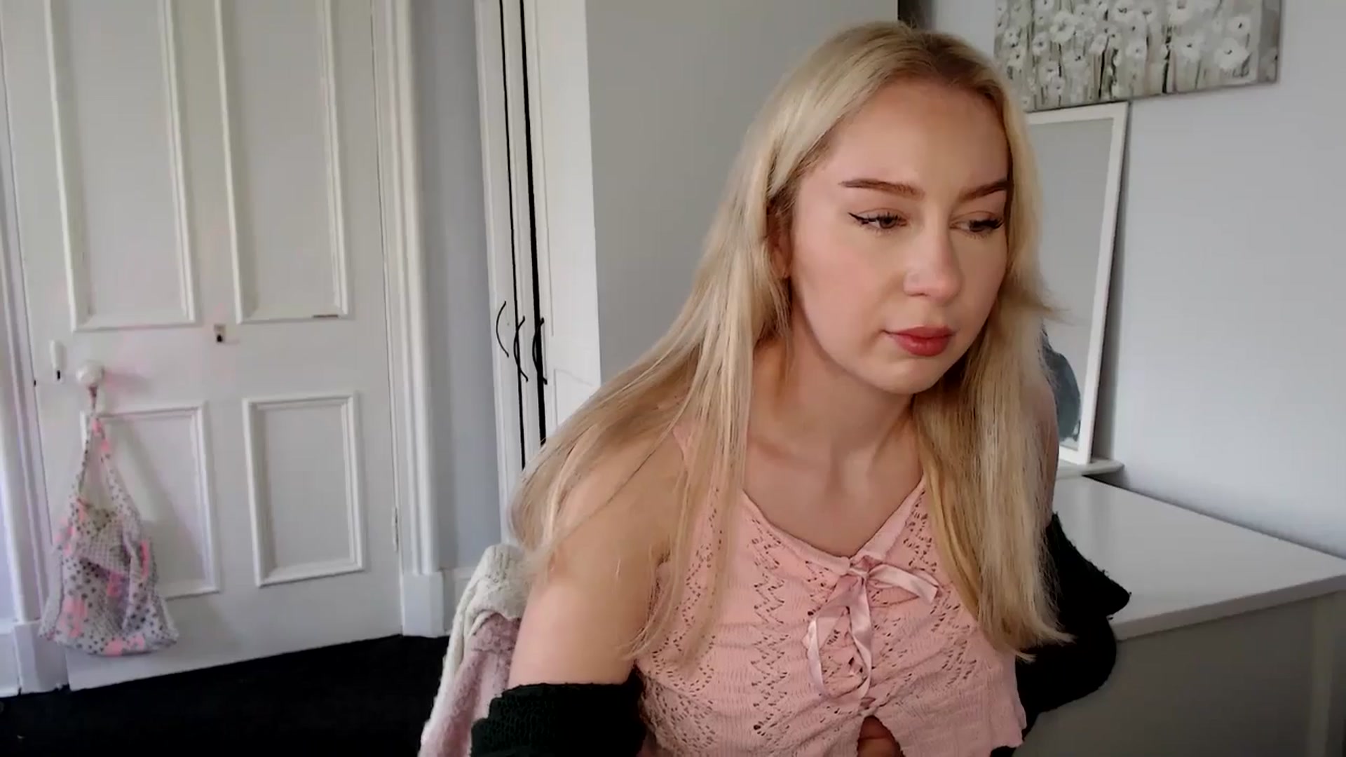 Gallery image thumbnail from British_Cutie's myfreecams stream on, 04/25/2025, 10:12 image 7 of 20