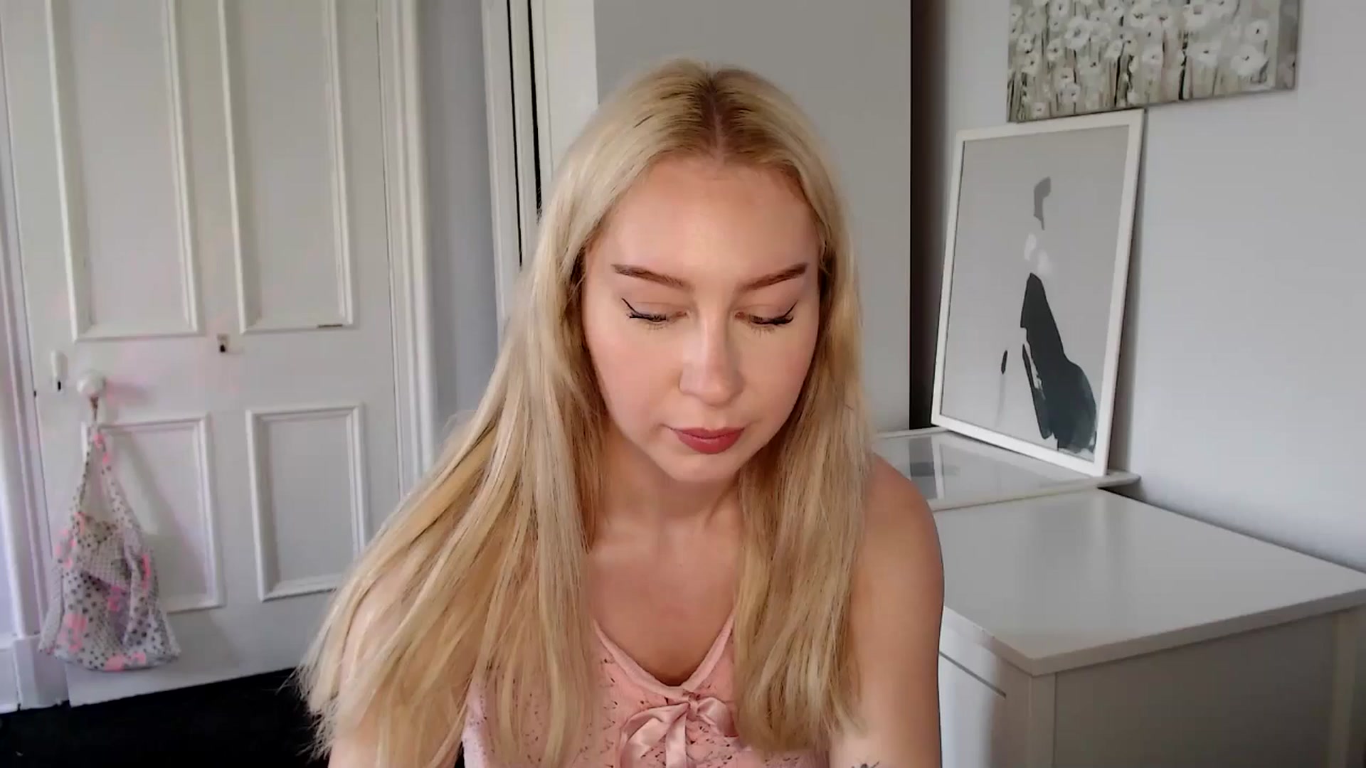 Gallery image thumbnail from British_Cutie's myfreecams stream on, 04/25/2025, 10:12 image 10 of 20