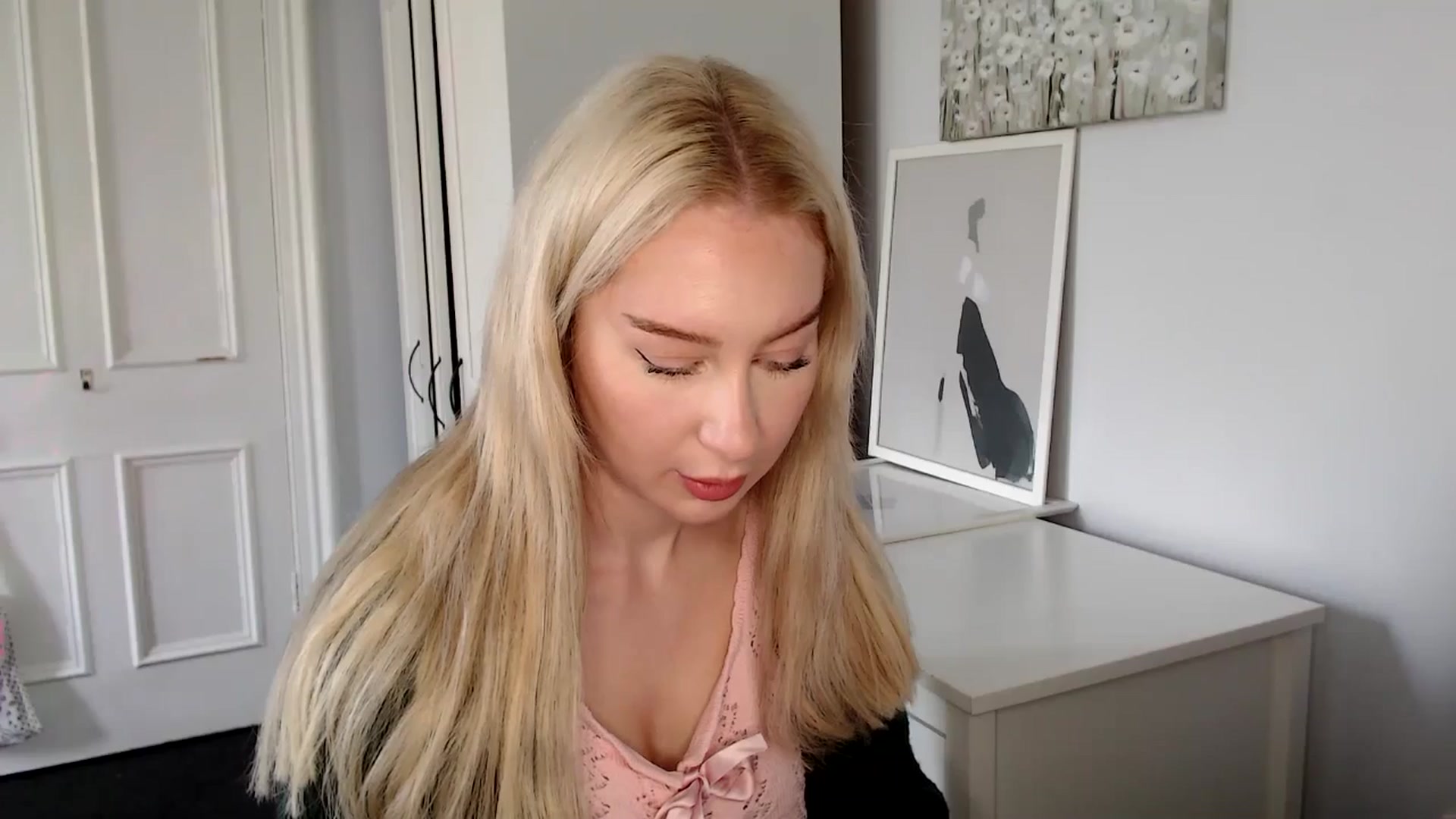 Gallery image thumbnail from British_Cutie's myfreecams stream on, 04/25/2025, 10:12 image 19 of 20
