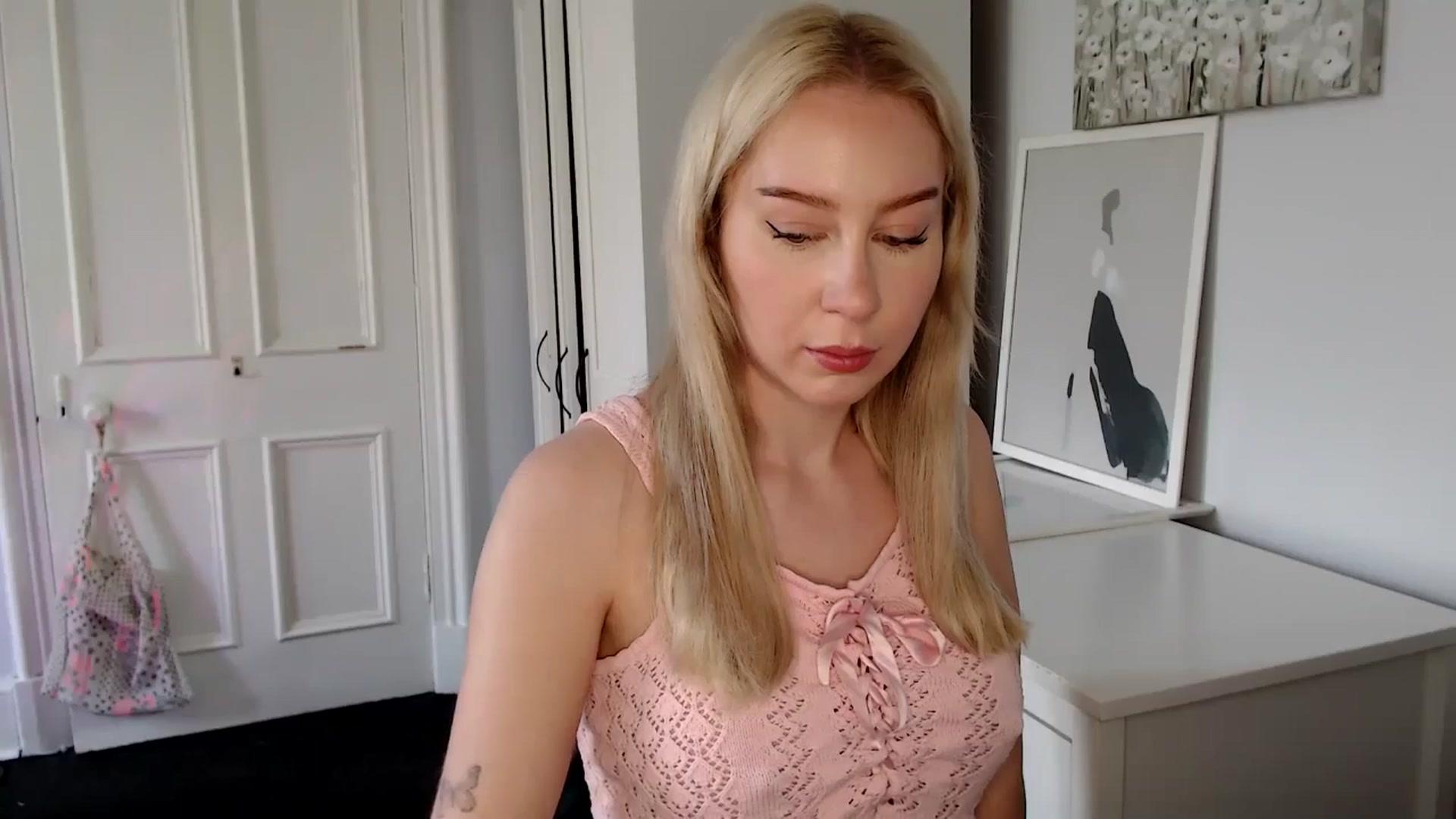 Gallery image thumbnail from British_Cutie's myfreecams stream on, 04/25/2025, 10:12 image 12 of 20