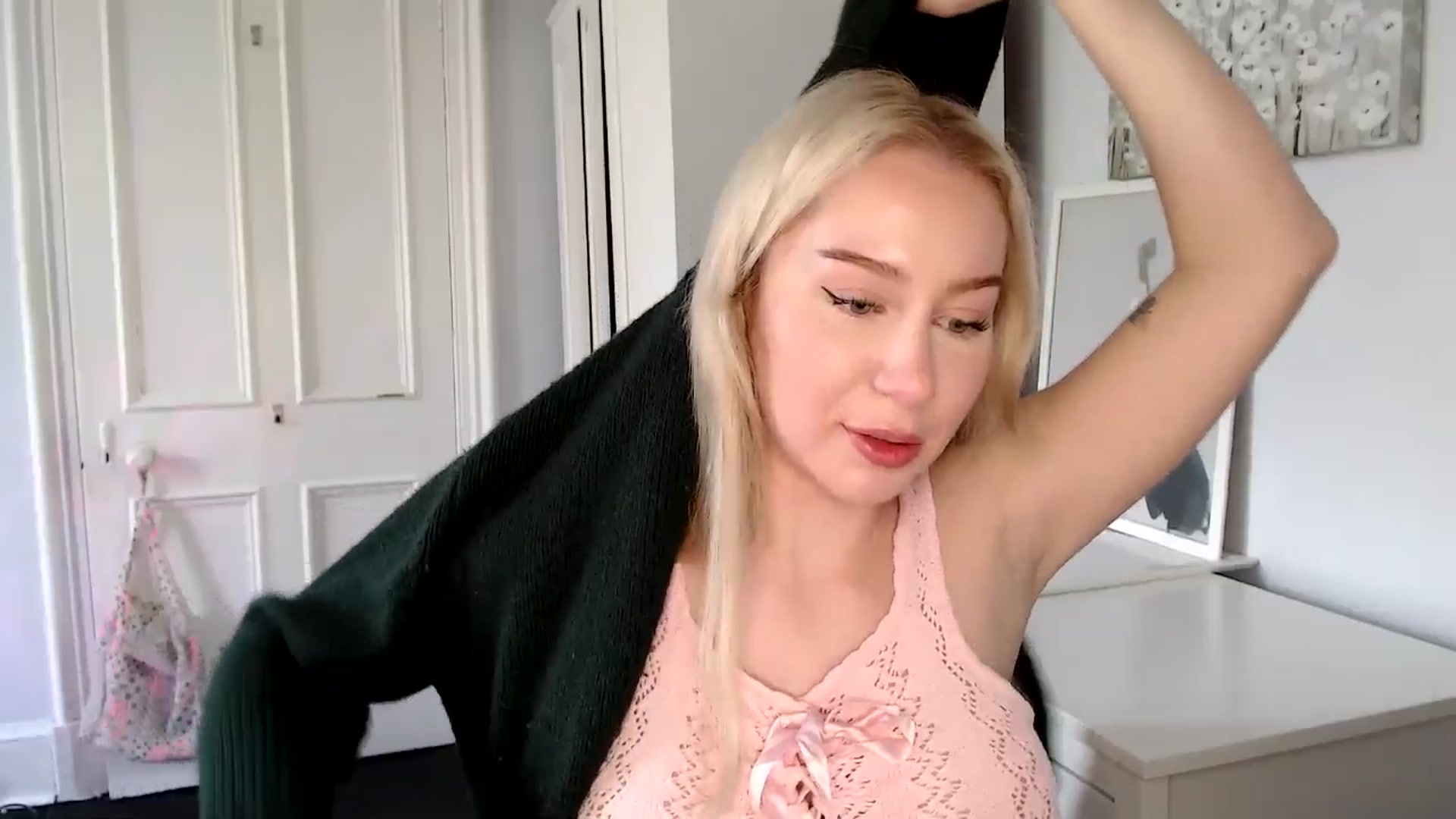 Gallery image thumbnail from British_Cutie's myfreecams stream on, 04/25/2025, 10:12 image 14 of 20