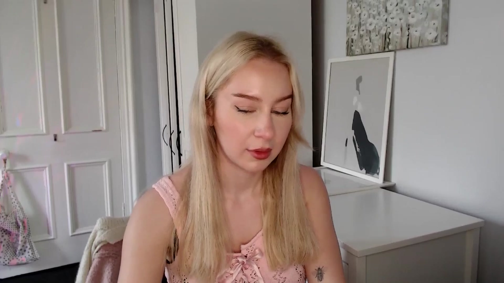 Gallery image thumbnail from British_Cutie's myfreecams stream on, 04/25/2025, 12:20 image 4 of 20