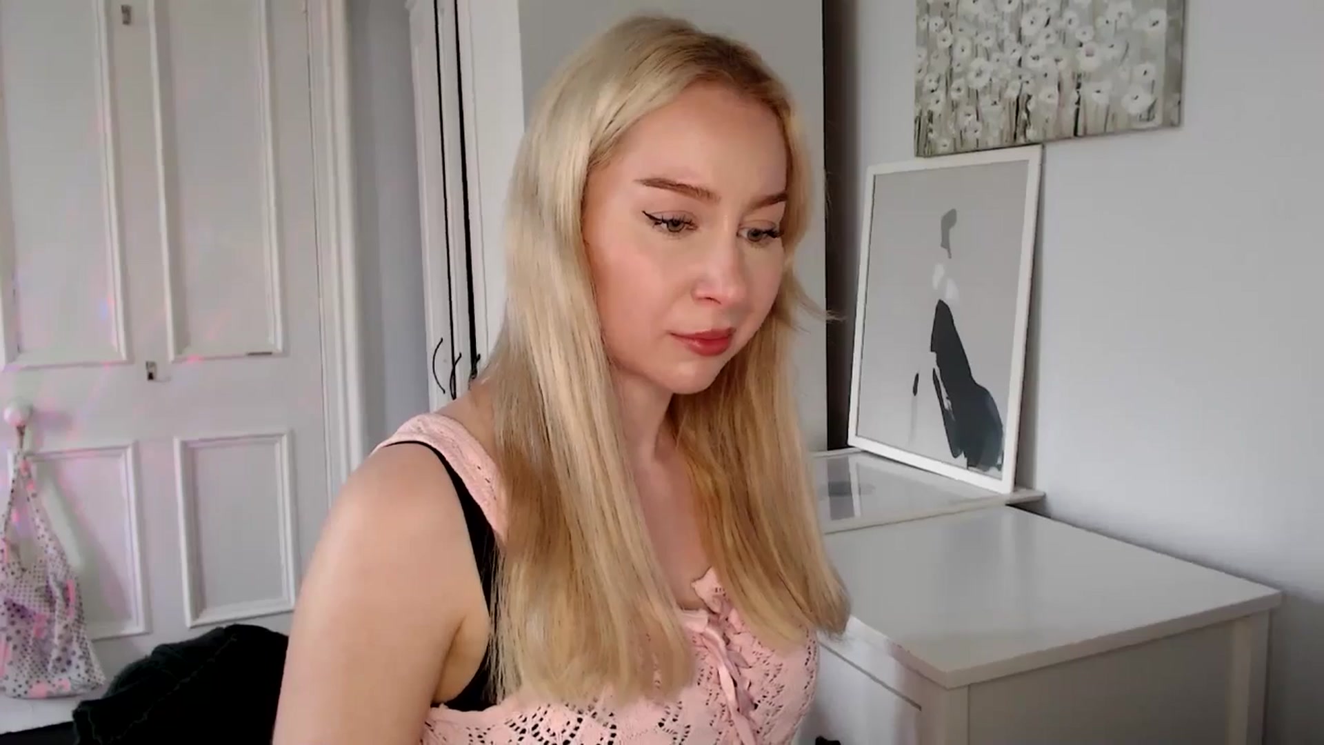Gallery image thumbnail from British_Cutie's myfreecams stream on, 04/25/2025, 12:20 image 17 of 20