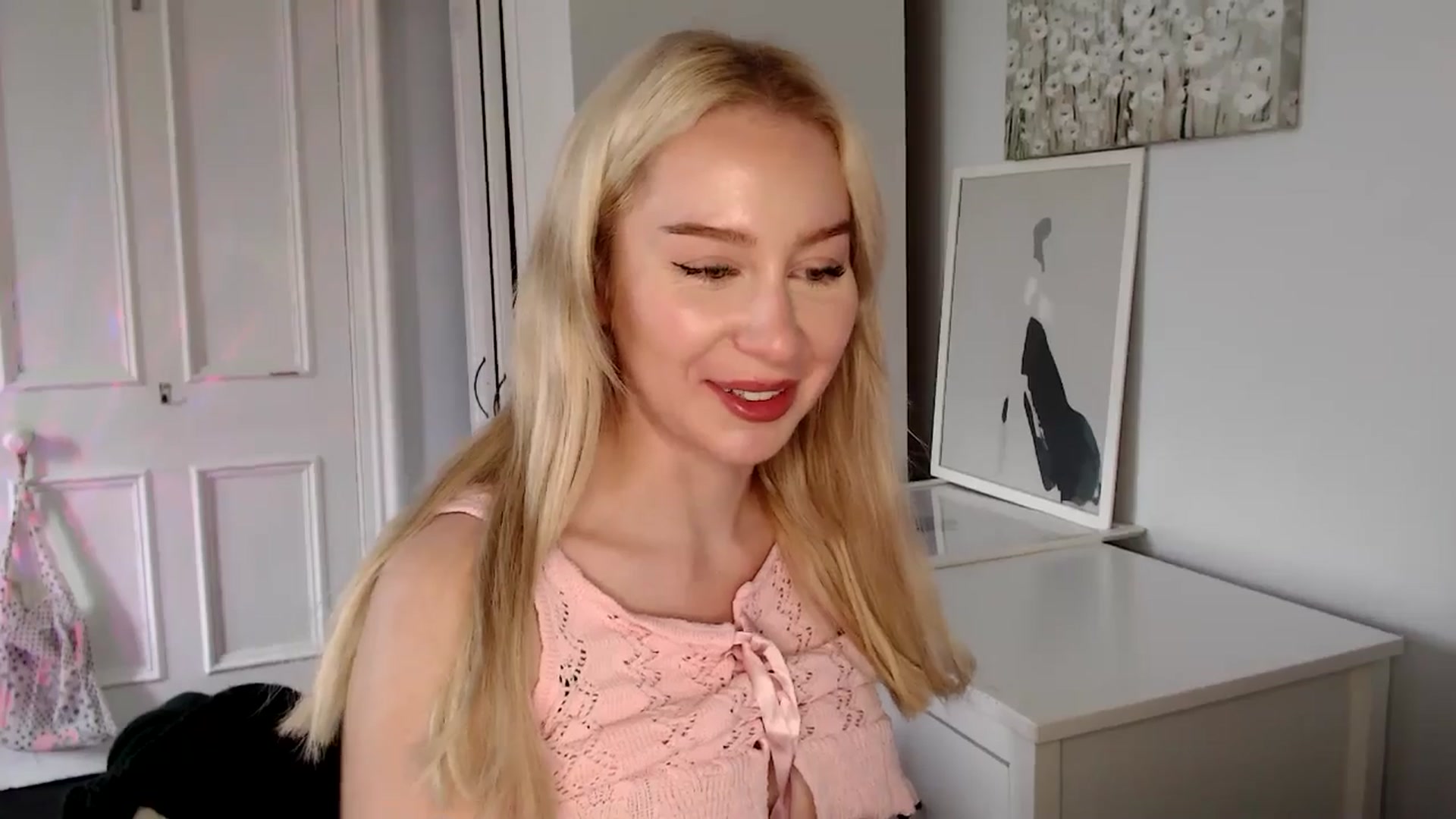 Gallery image thumbnail from British_Cutie's myfreecams stream on, 04/25/2025, 12:20 image 12 of 20