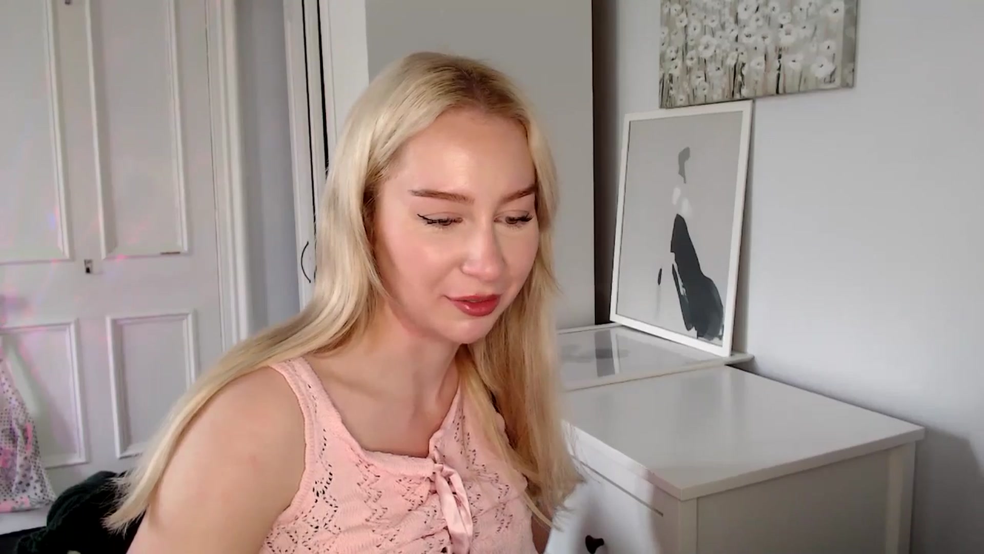 Gallery image thumbnail from British_Cutie's myfreecams stream on, 04/25/2025, 12:20 image 14 of 20