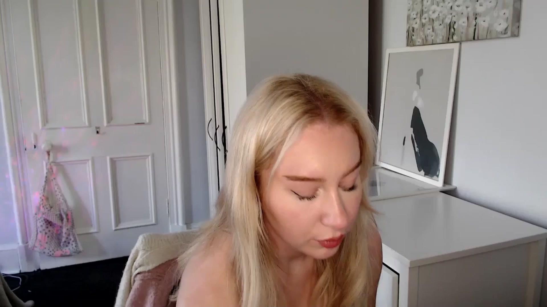 Gallery image thumbnail from British_Cutie's myfreecams stream on, 04/25/2025, 15:41 image 4 of 20
