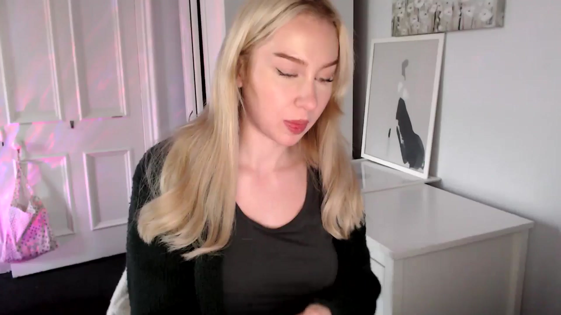 Gallery image thumbnail from British_Cutie's myfreecams stream on, 04/25/2025, 19:21 image 2 of 20