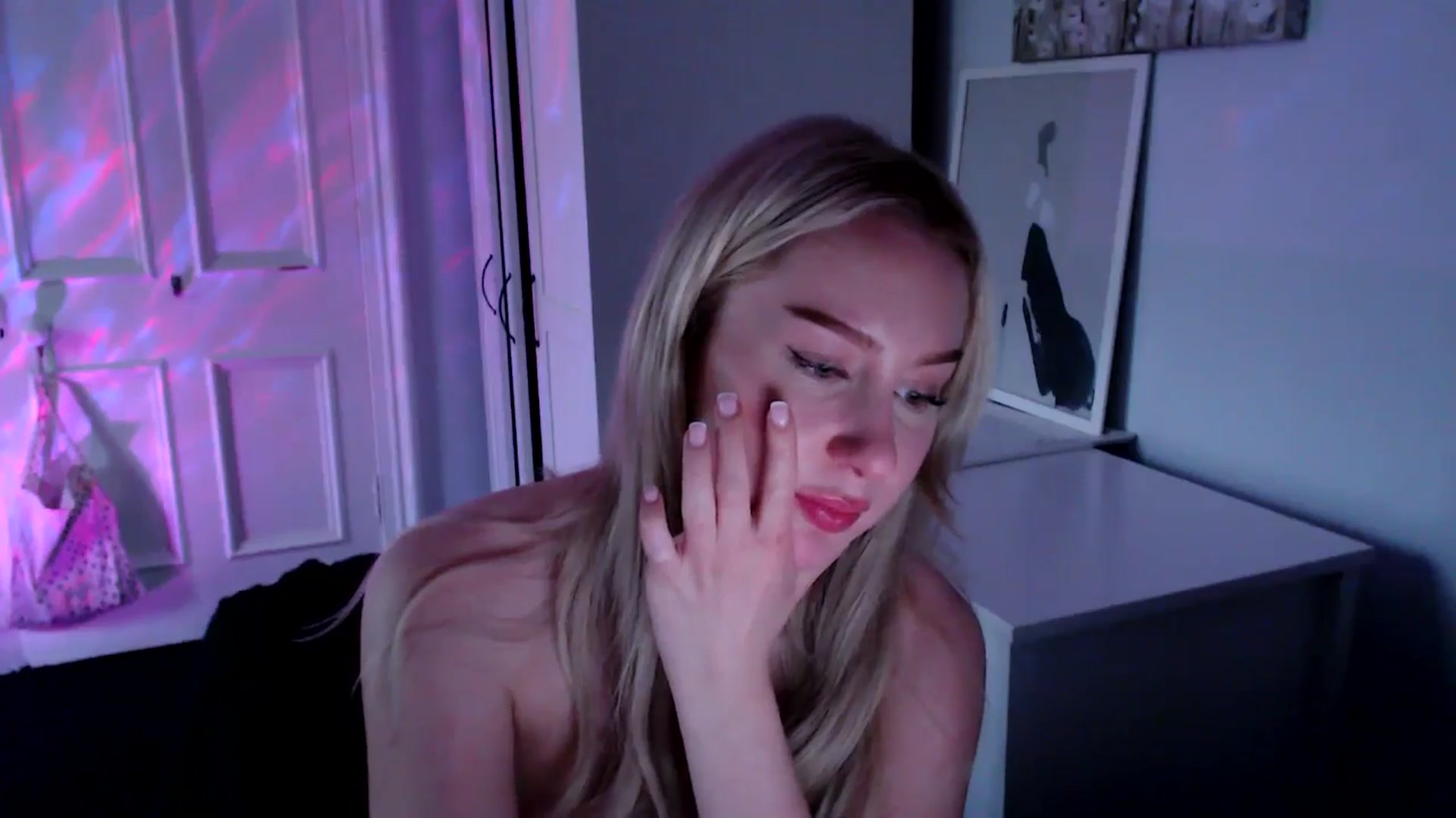 Gallery image thumbnail from British_Cutie's myfreecams stream on, 04/25/2025, 19:21 image 17 of 20