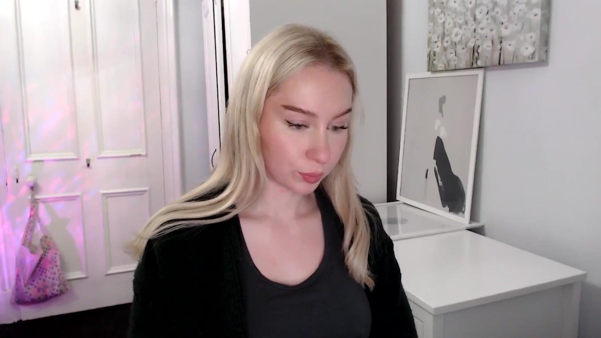 Gallery image thumbnail from British_Cutie's myfreecams stream on, 04/25/2025, 20:08 image 17 of 20