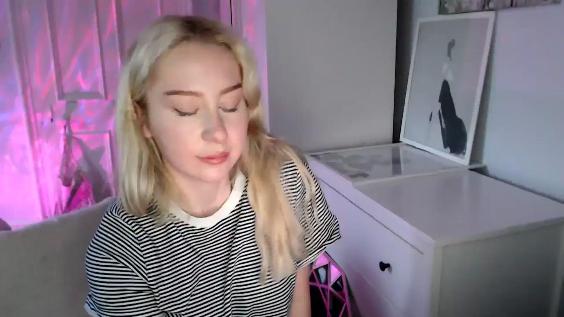Gallery image thumbnail from British_Cutie's myfreecams stream on, 04/26/2025, 19:13 image 15 of 20