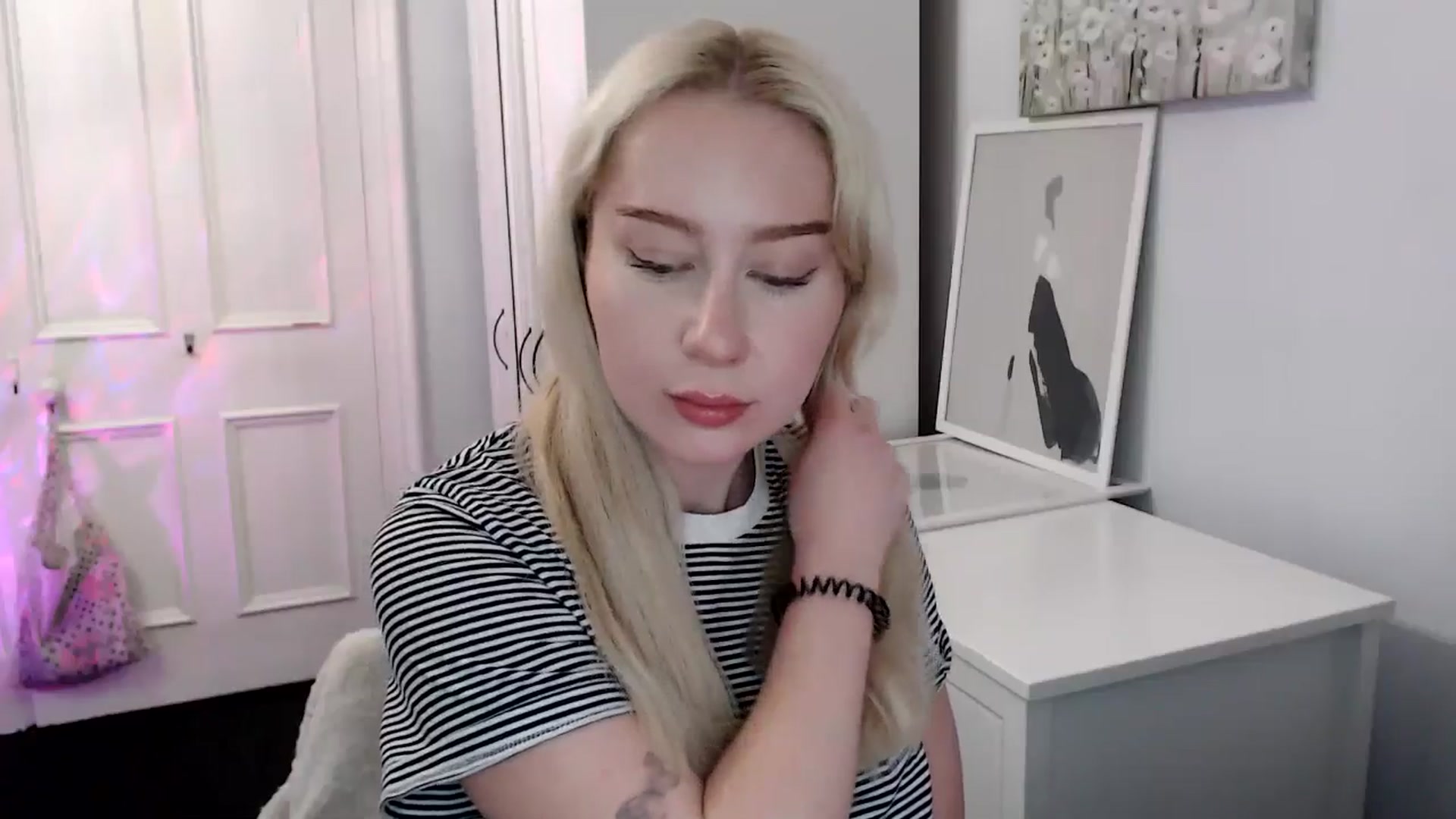 Gallery image thumbnail from British_Cutie's myfreecams stream on, 04/26/2025, 20:06 image 7 of 20