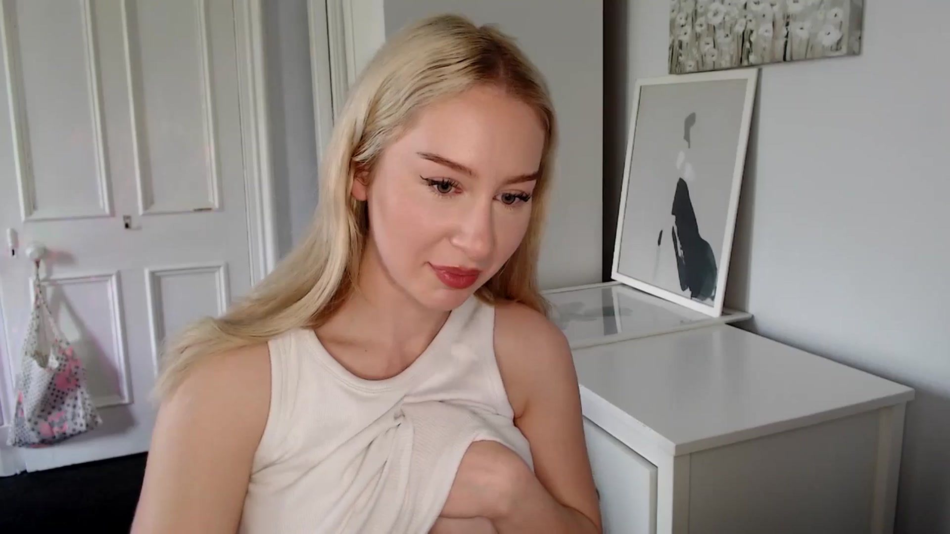 Gallery image thumbnail from British_Cutie's myfreecams stream on, 04/27/2025, 13:05 image 18 of 20
