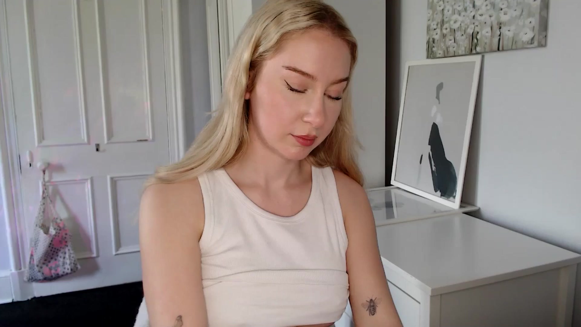 Gallery image thumbnail from British_Cutie's myfreecams stream on, 04/27/2025, 13:46 image 9 of 20
