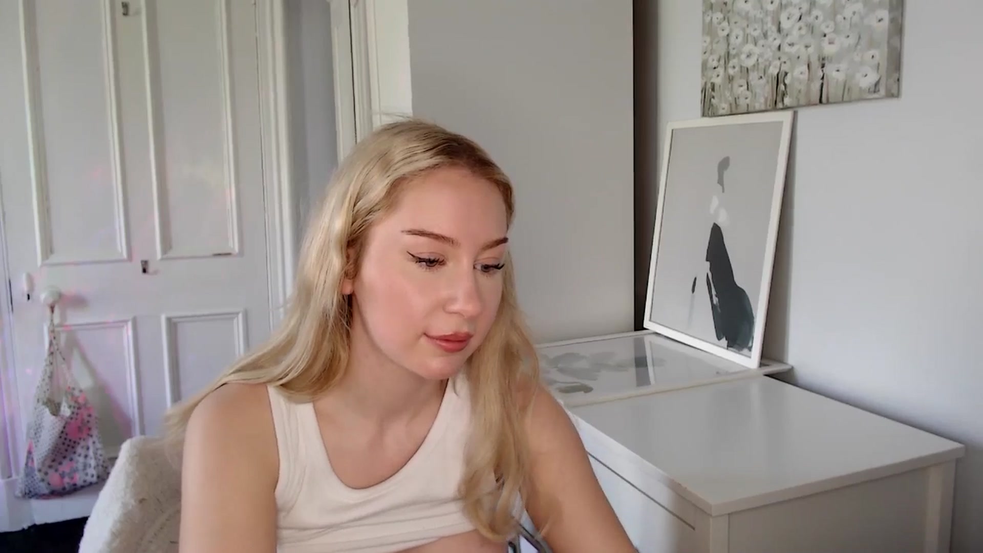 Gallery image thumbnail from British_Cutie's myfreecams stream on, 04/27/2025, 13:46 image 5 of 20