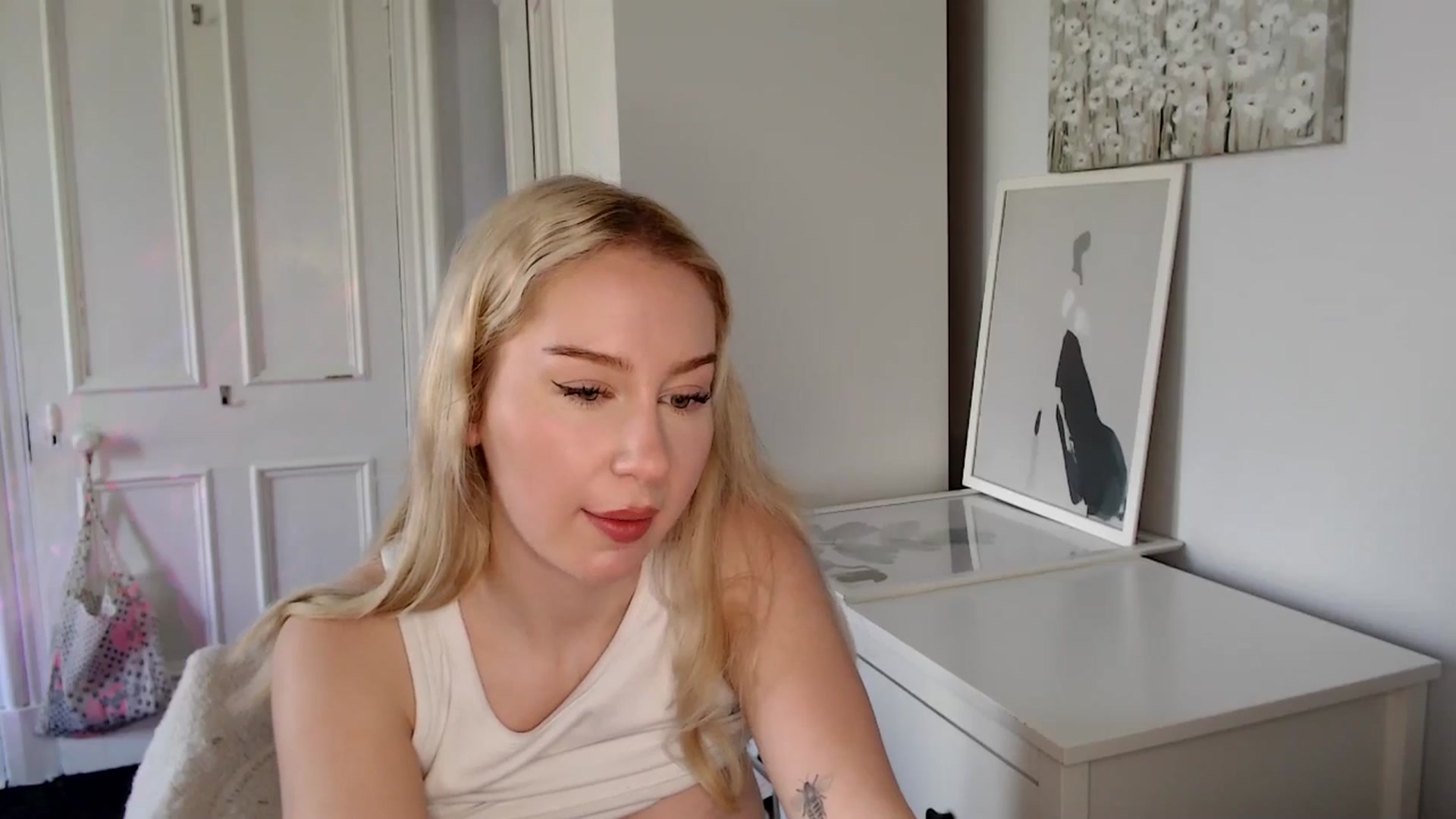 Gallery image thumbnail from British_Cutie's myfreecams stream on, 04/27/2025, 13:46 image 4 of 20