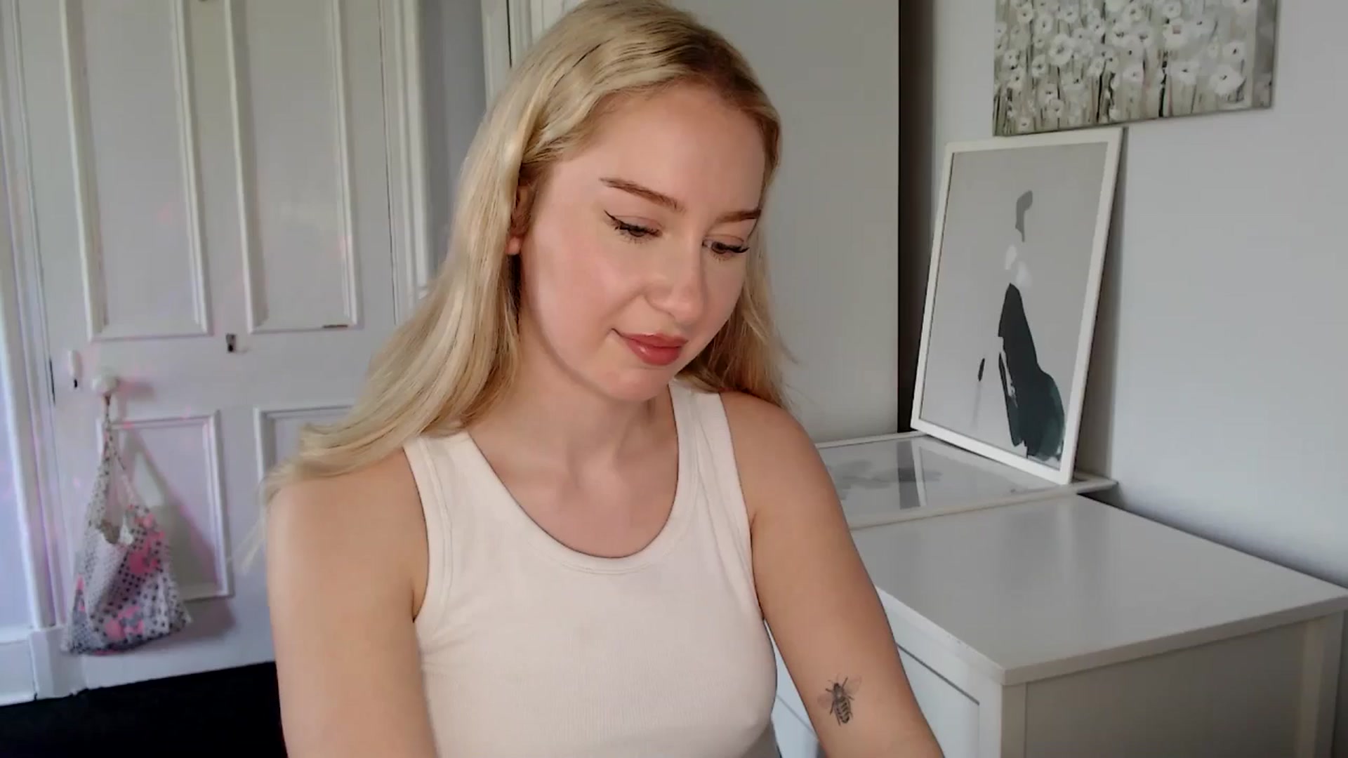 Gallery image thumbnail from British_Cutie's myfreecams stream on, 04/27/2025, 13:46 image 8 of 20