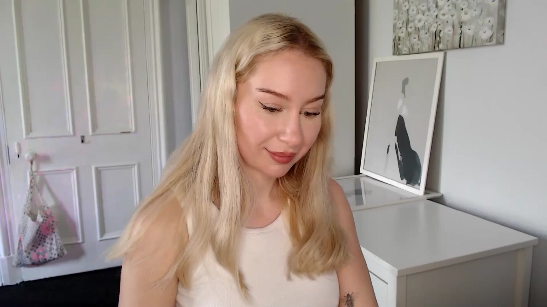 Gallery image thumbnail from British_Cutie's myfreecams stream on, 04/27/2025, 13:46 image 15 of 20