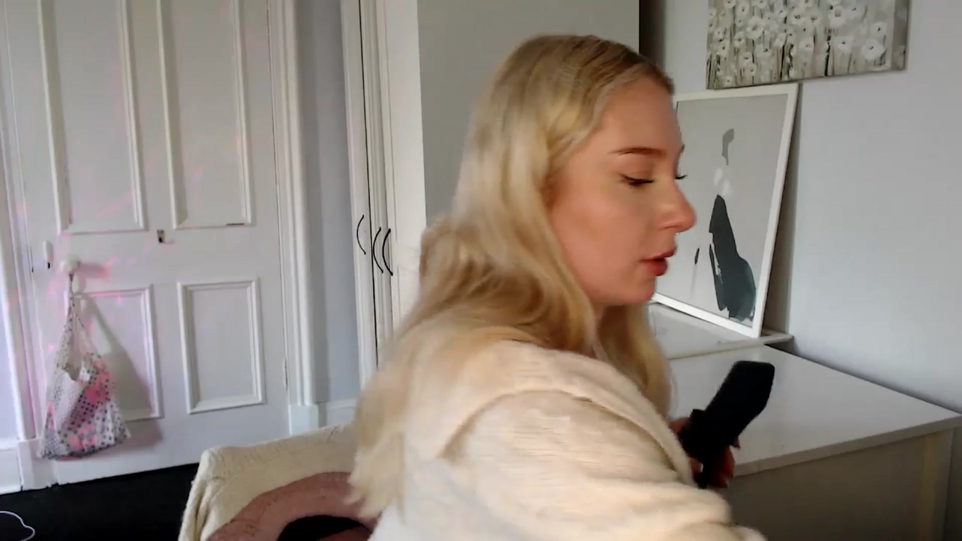 Gallery image thumbnail from British_Cutie's myfreecams stream on, 04/27/2025, 14:44 image 10 of 20