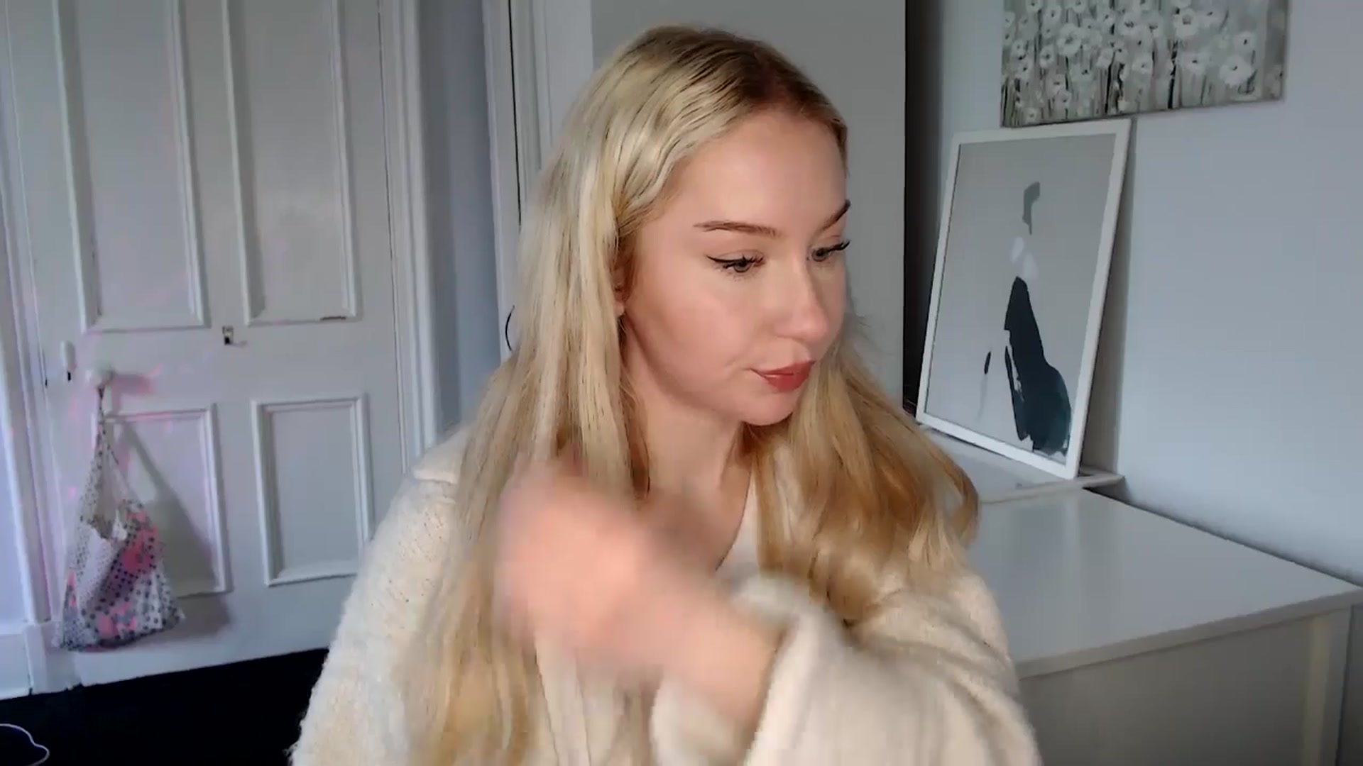 Gallery image thumbnail from British_Cutie's myfreecams stream on, 04/27/2025, 14:44 image 4 of 20