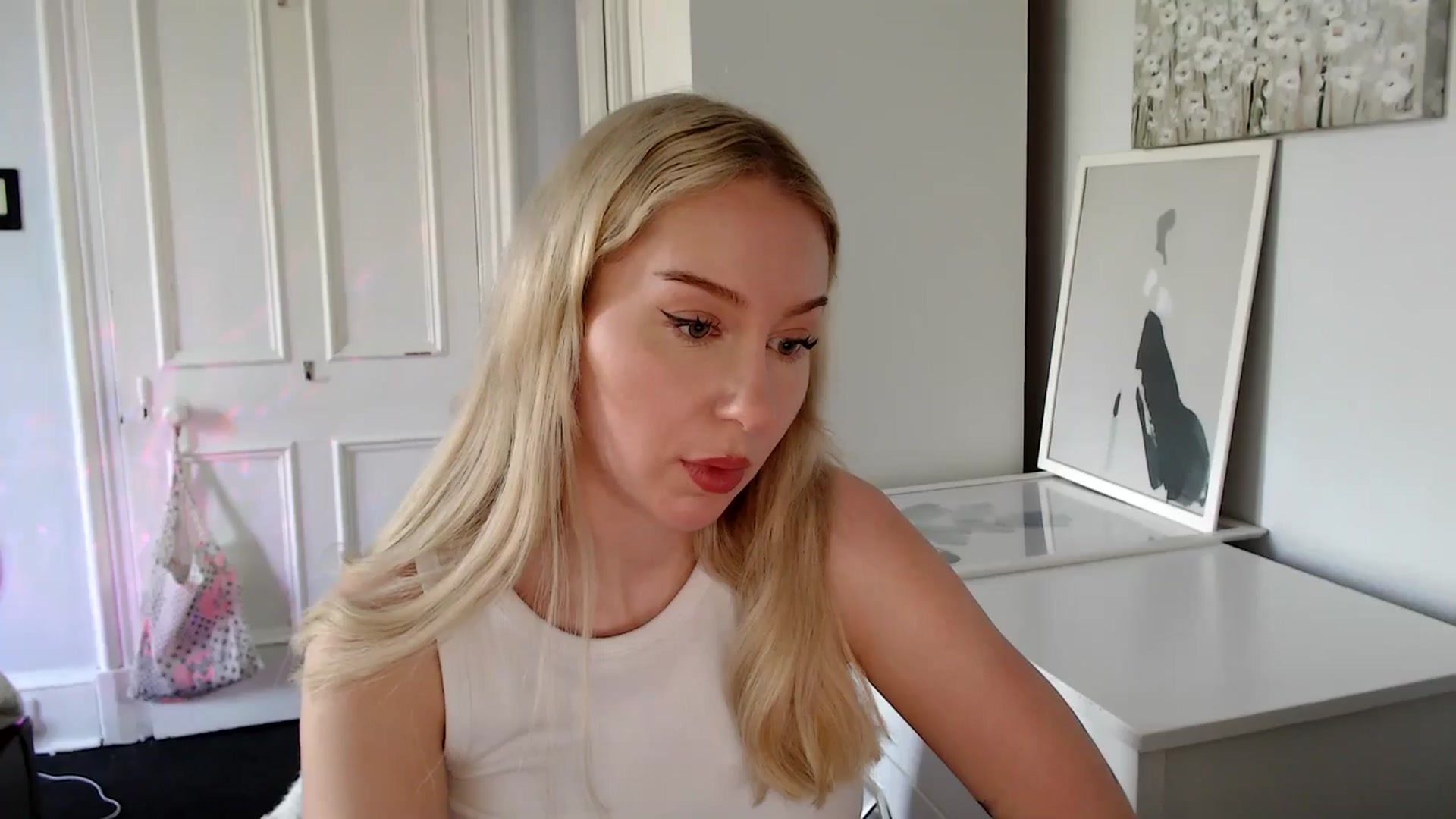 Gallery image thumbnail from British_Cutie's myfreecams stream on, 04/27/2025, 15:10 image 9 of 20