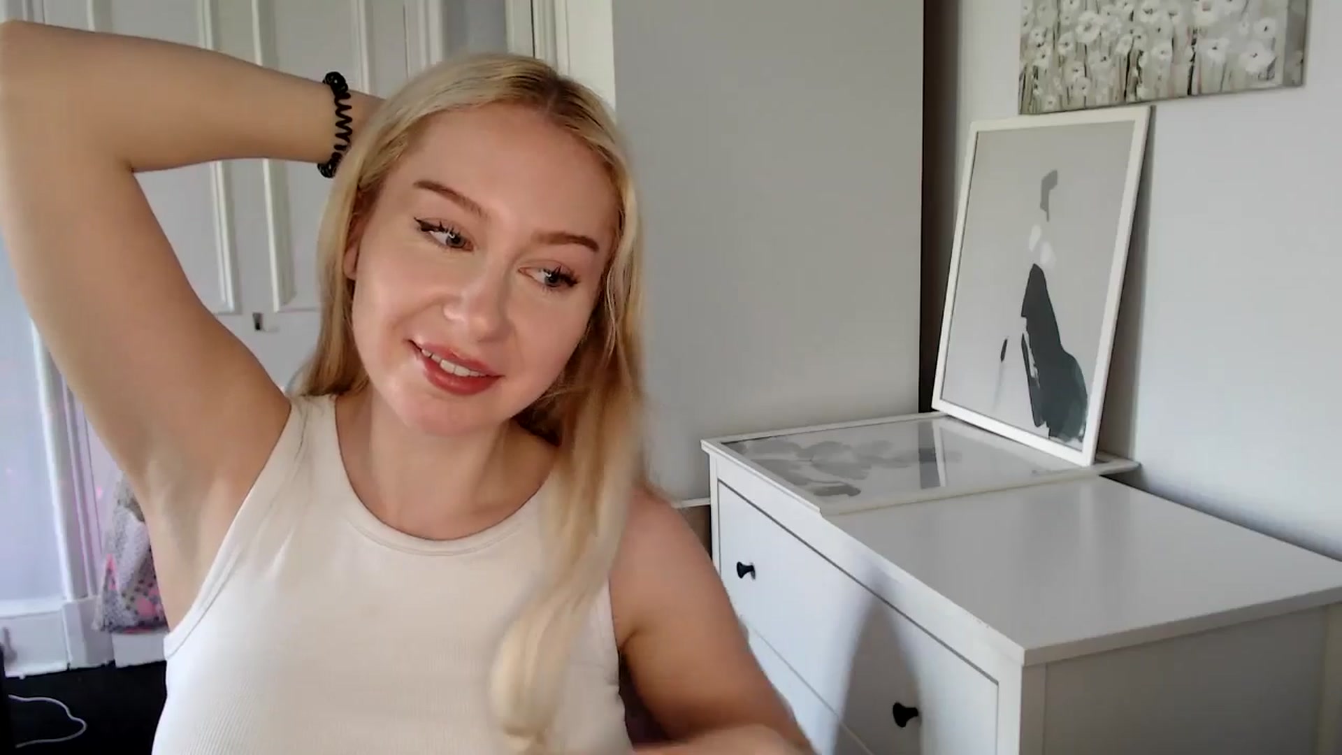 Gallery image thumbnail from British_Cutie's myfreecams stream on, 04/27/2025, 15:10 image 19 of 20