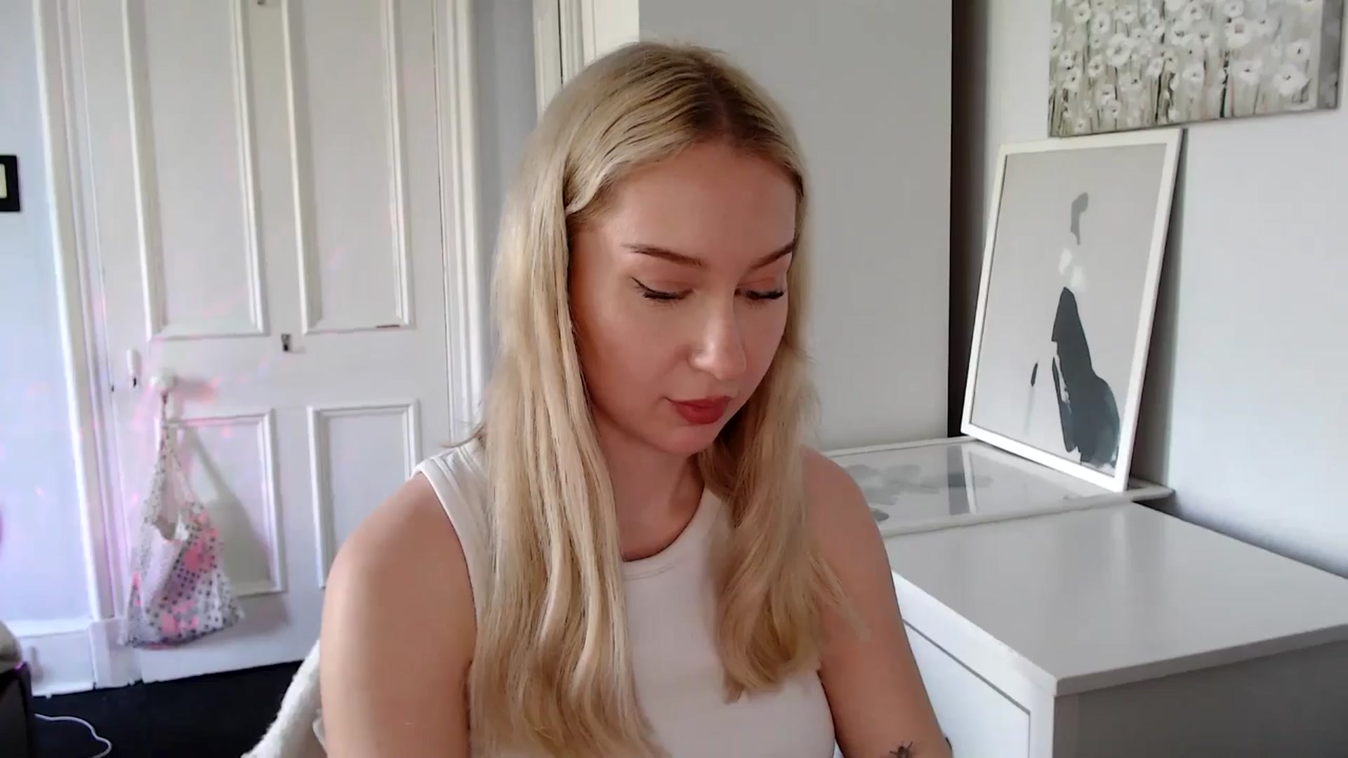 Gallery image thumbnail from British_Cutie's myfreecams stream on, 04/27/2025, 15:10 image 10 of 20