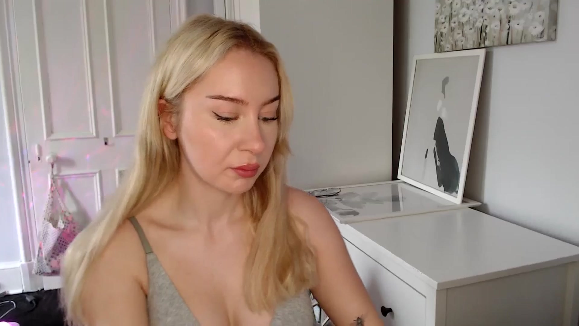 Gallery image thumbnail from British_Cutie's myfreecams stream on, 04/28/2025, 09:42 image 6 of 20