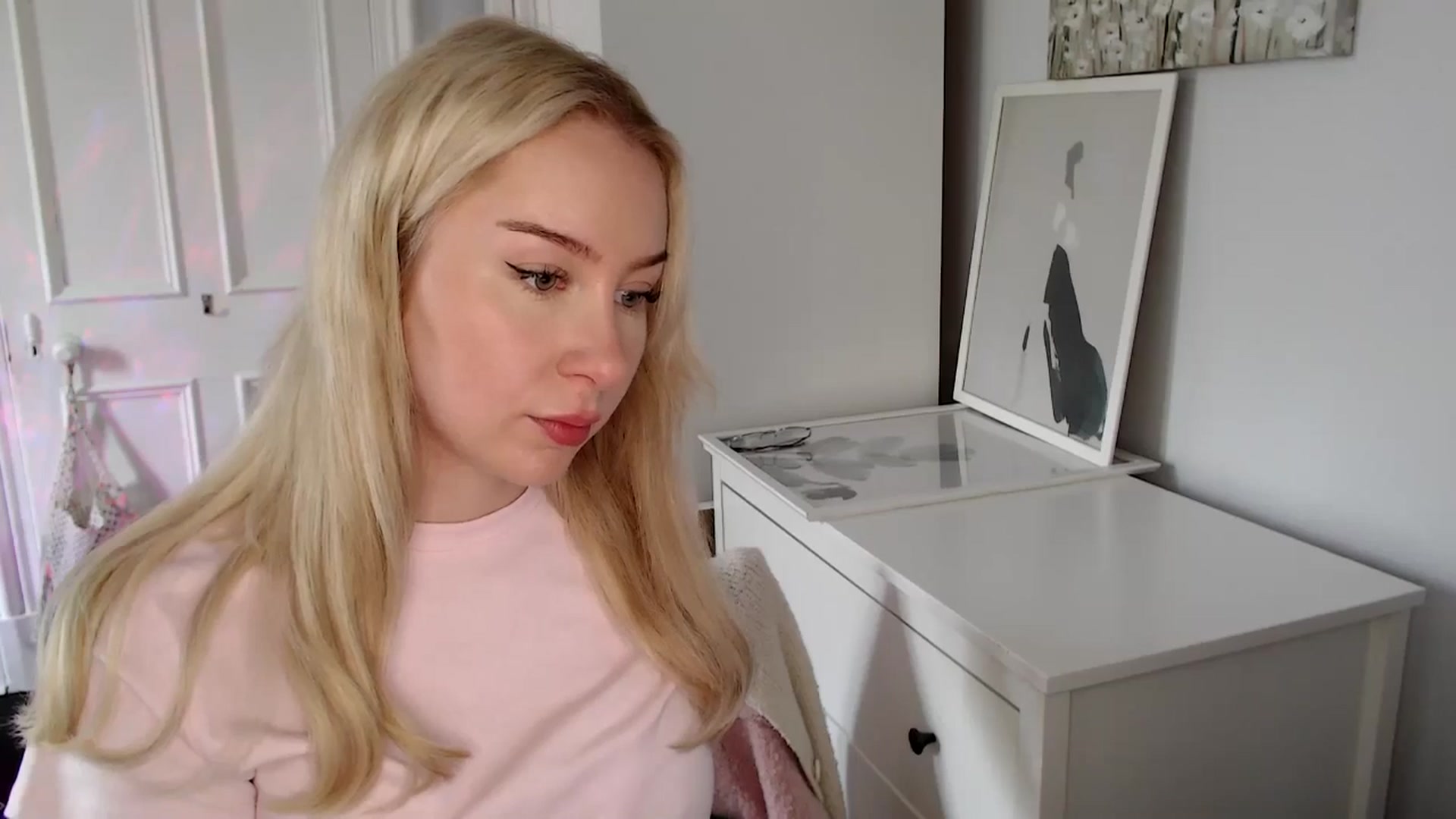 Gallery image thumbnail from British_Cutie's myfreecams stream on, 04/28/2025, 11:12 image 17 of 20