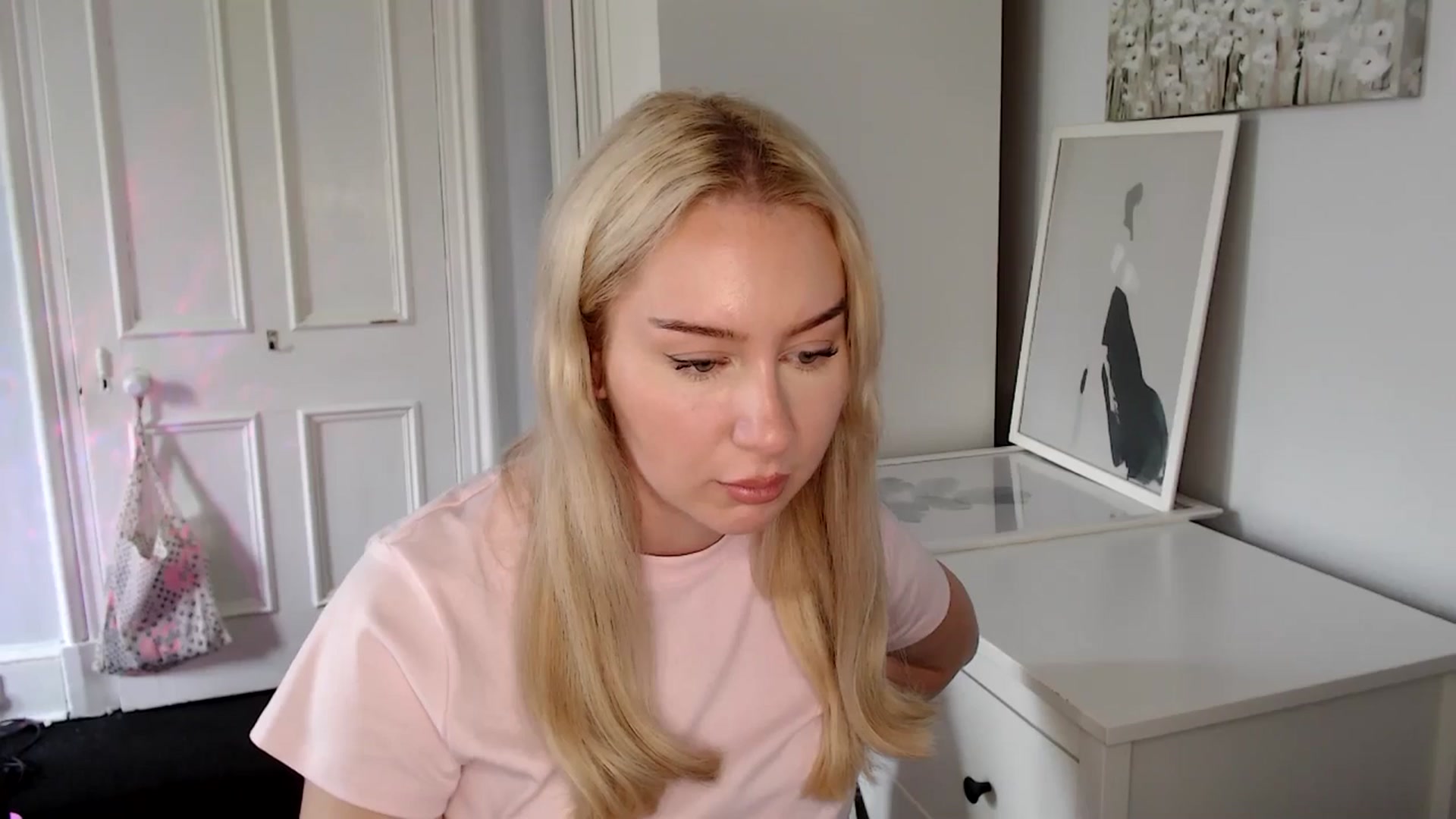 Gallery image thumbnail from British_Cutie's myfreecams stream on, 04/28/2025, 13:35 image 17 of 20
