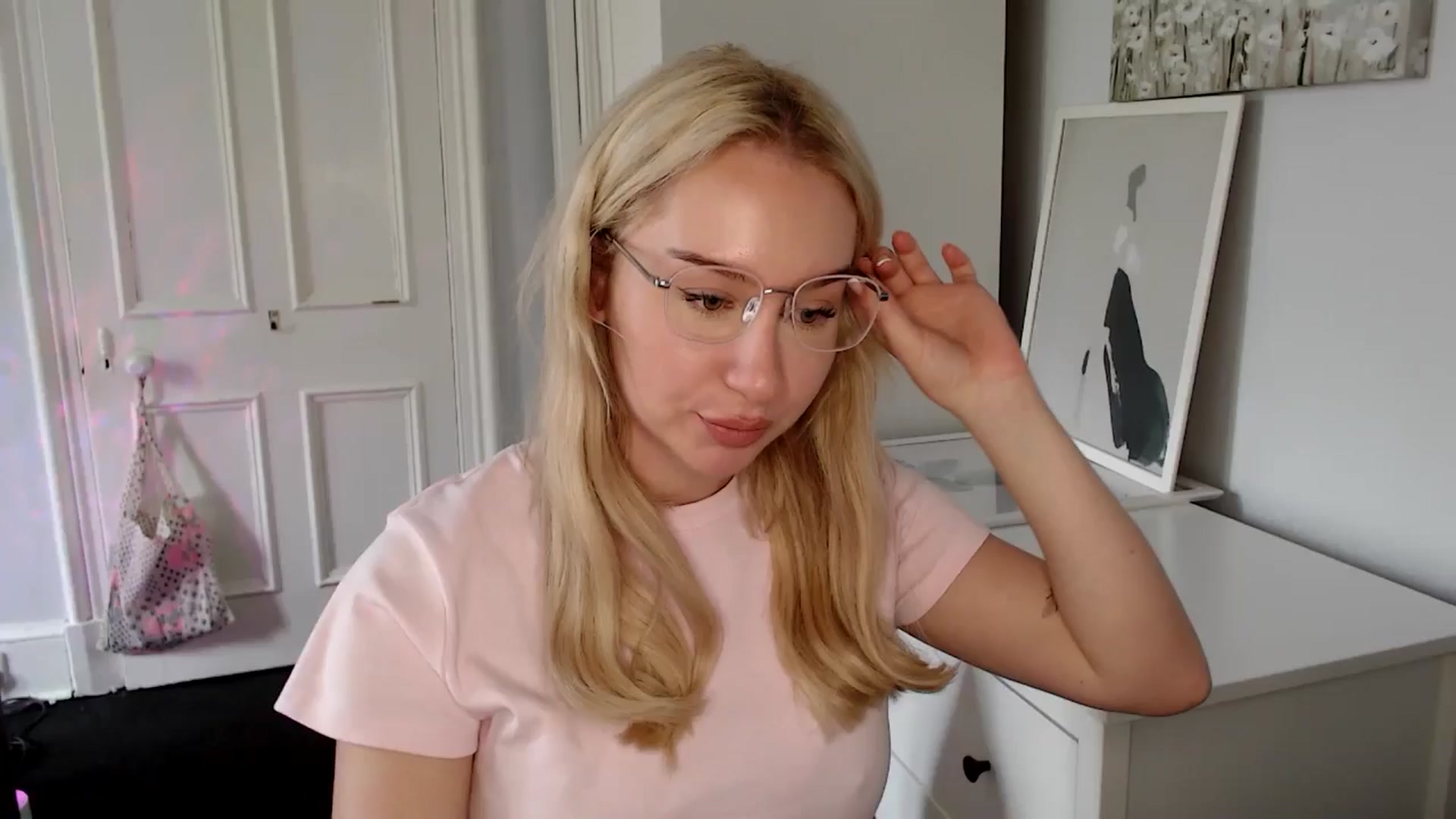 Gallery image thumbnail from British_Cutie's myfreecams stream on, 04/28/2025, 13:35 image 2 of 20