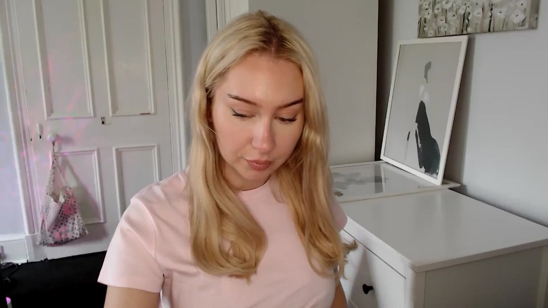Gallery image thumbnail from British_Cutie's myfreecams stream on, 04/28/2025, 13:35 image 3 of 20