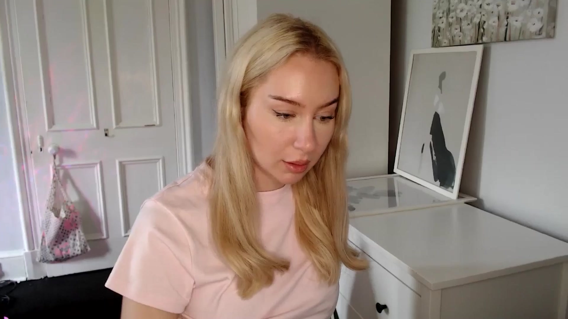 Gallery image thumbnail from British_Cutie's myfreecams stream on, 04/28/2025, 13:35 image 18 of 20