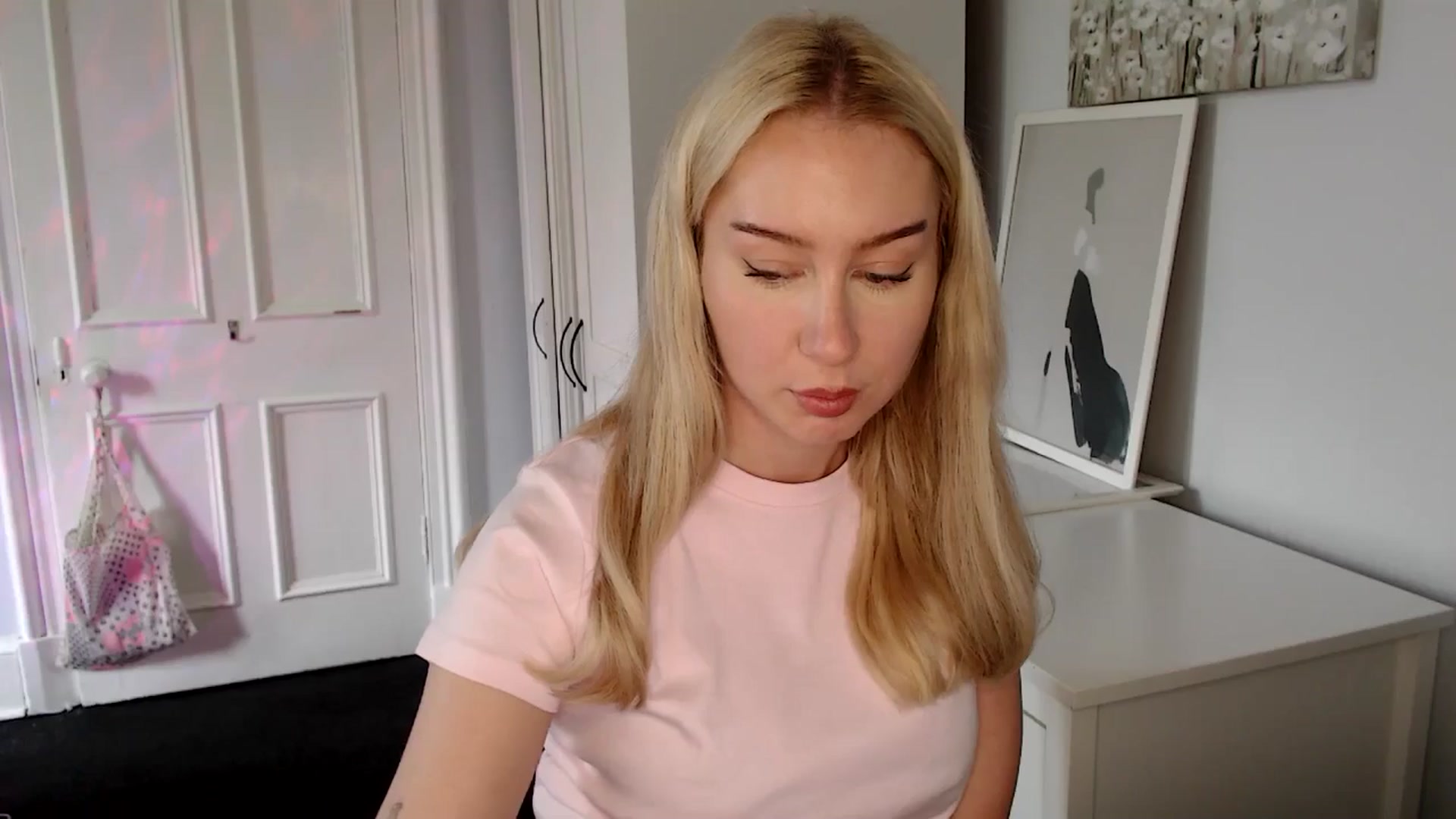 Gallery image thumbnail from British_Cutie's myfreecams stream on, 04/28/2025, 16:13 image 7 of 20