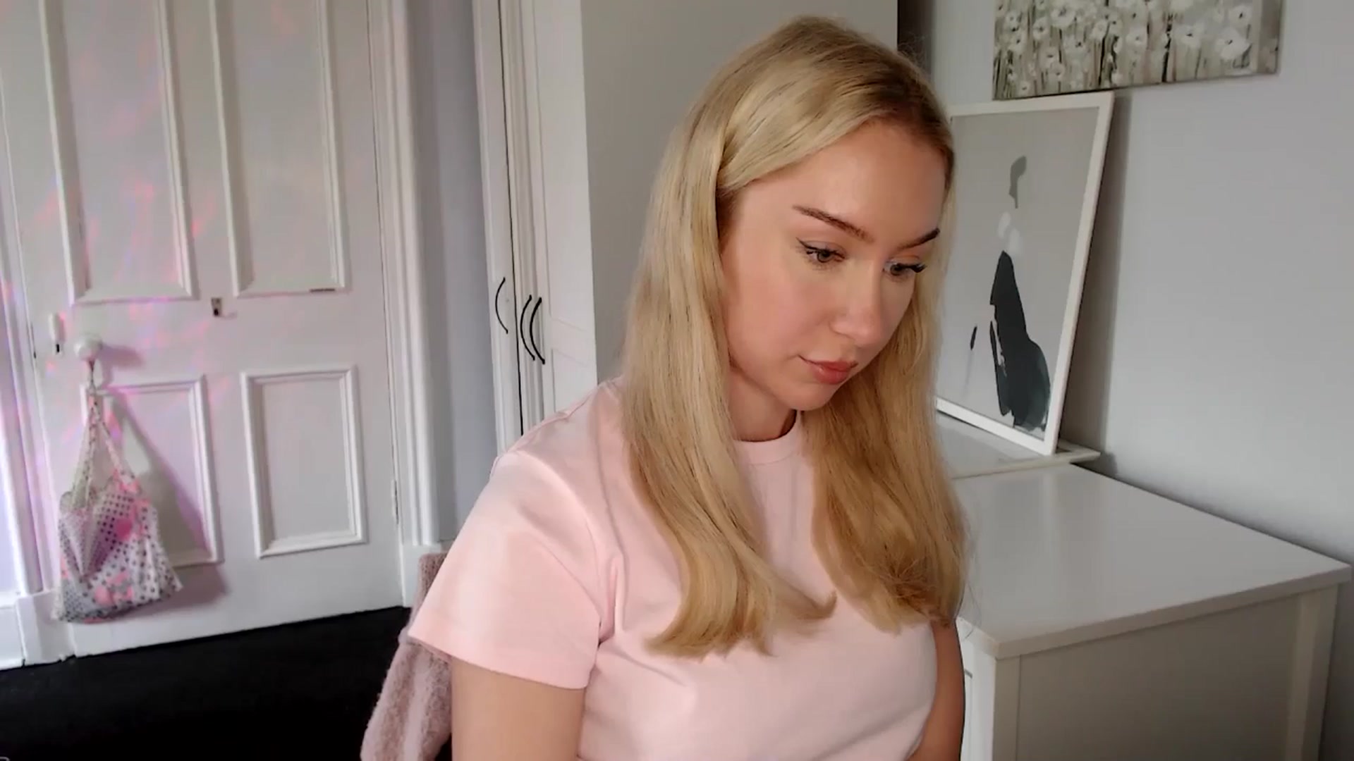 Gallery image thumbnail from British_Cutie's myfreecams stream on, 04/28/2025, 16:13 image 8 of 20
