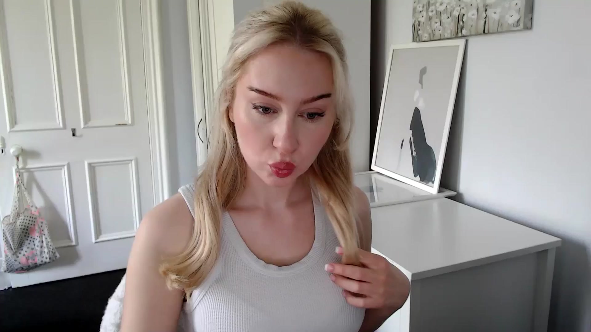 Gallery image thumbnail from British_Cutie's myfreecams stream on, 04/29/2025, 12:44 image 1 of 20