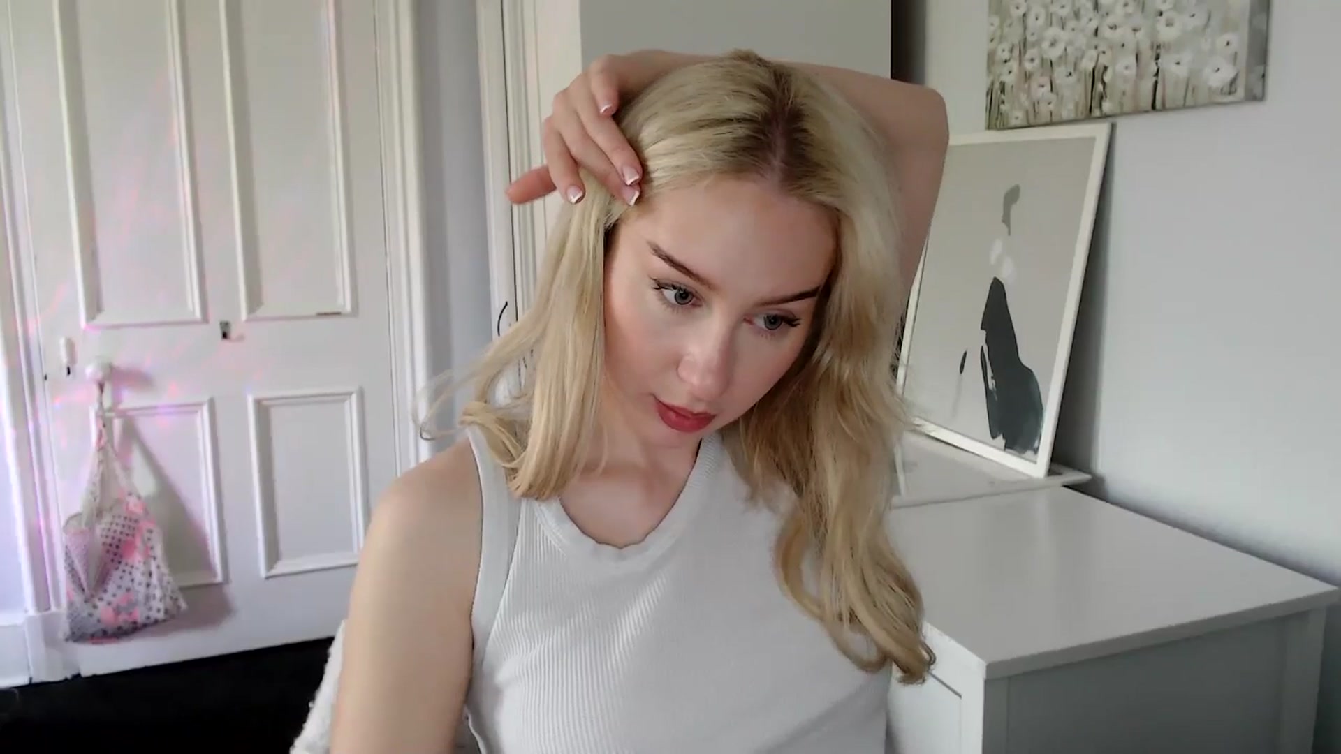 Gallery image thumbnail from British_Cutie's myfreecams stream on, 04/29/2025, 12:44 image 11 of 20